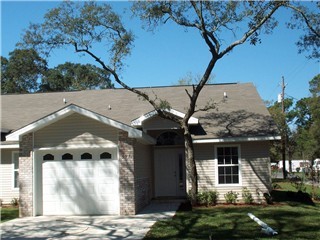 One story townhome in the heart of Fort Walton Beach! Three bedroom, 2 bath, 1 car garage. Convenient to both bases. All appliances including washer & dryer, & garage door opener. Inside laundry room, breakfast bar, ceiling fans in all bedrooms & Living room, lawn pump, & sprinkler system. Don't miss out!!!! Available November 8, 2017.