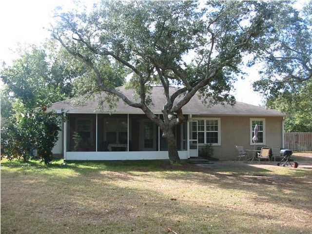 ROBLEDAL ESTATES UNIT 5 - Residential Lease