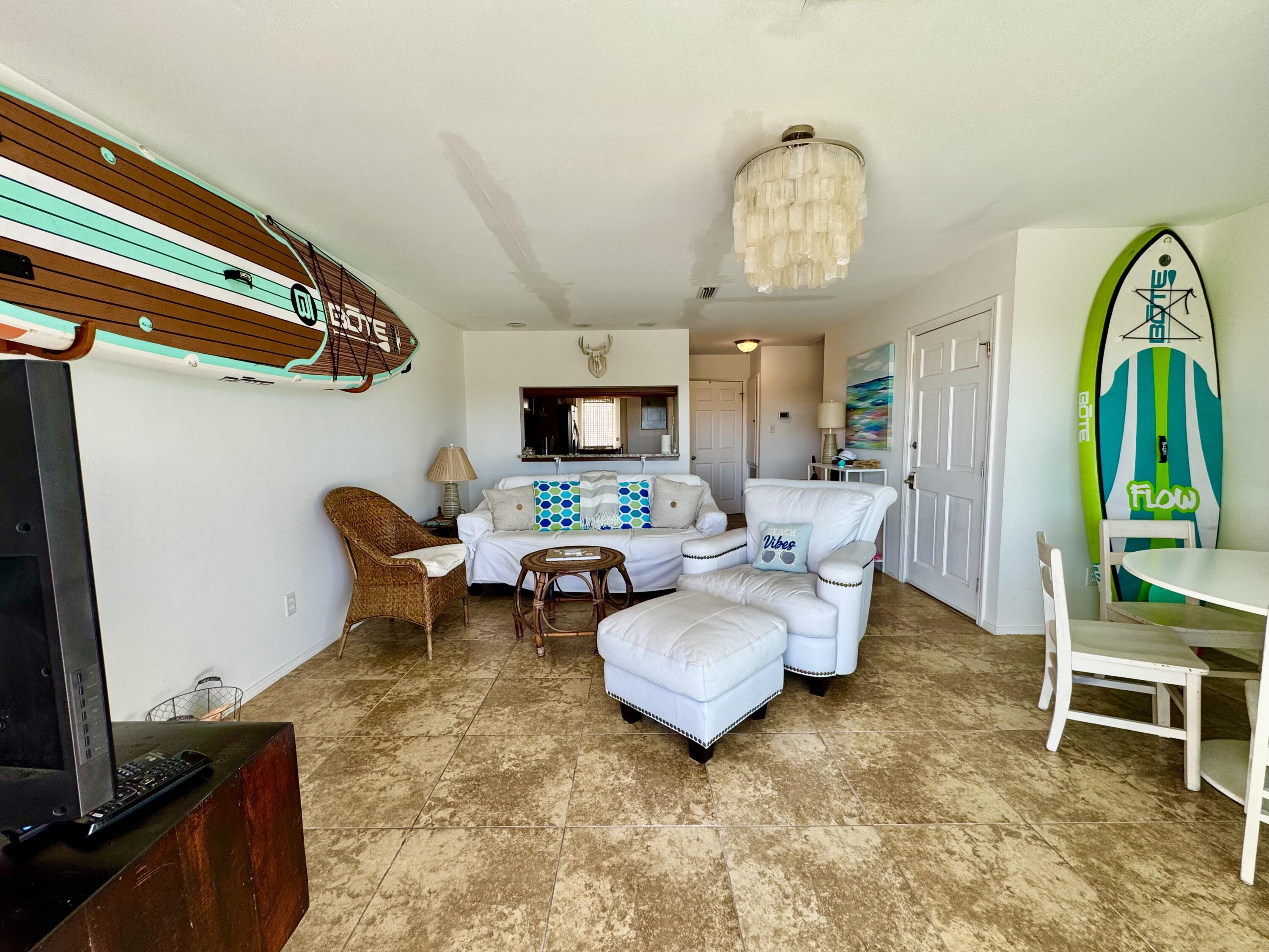 SHORELINE T/H - Residential