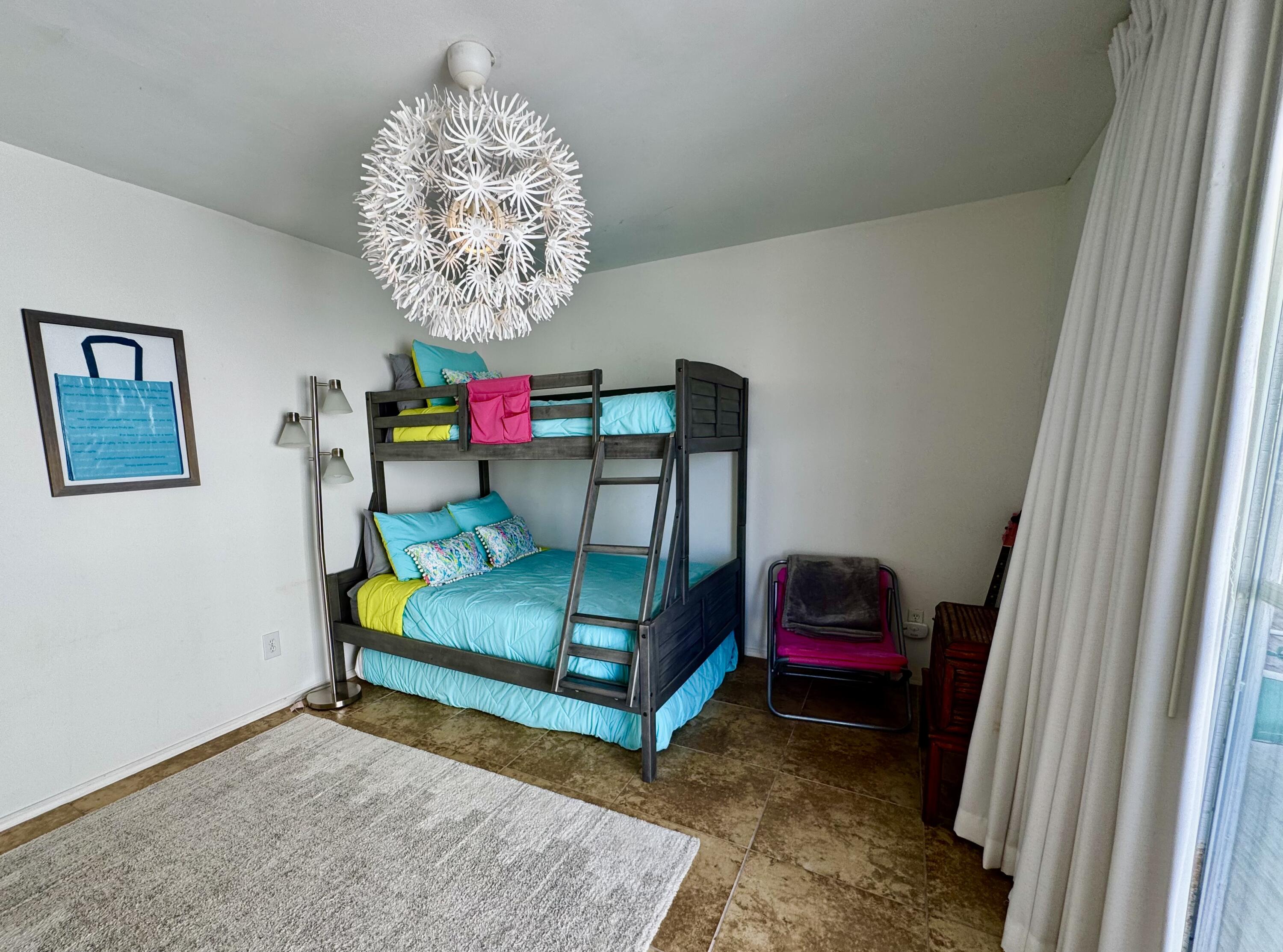SHORELINE T/H - Residential
