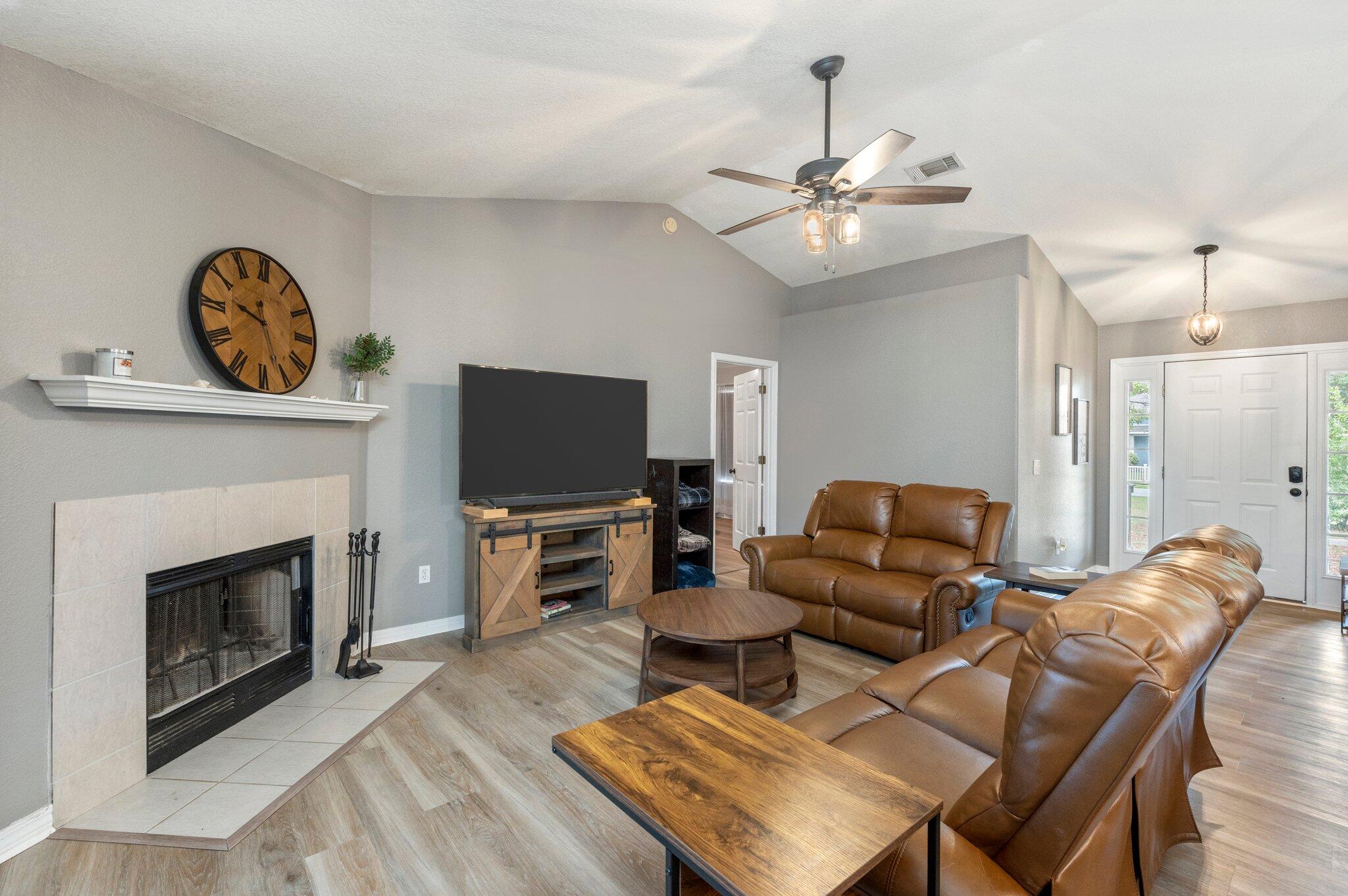 NAVARRE S/D 2ND ADDN - Residential