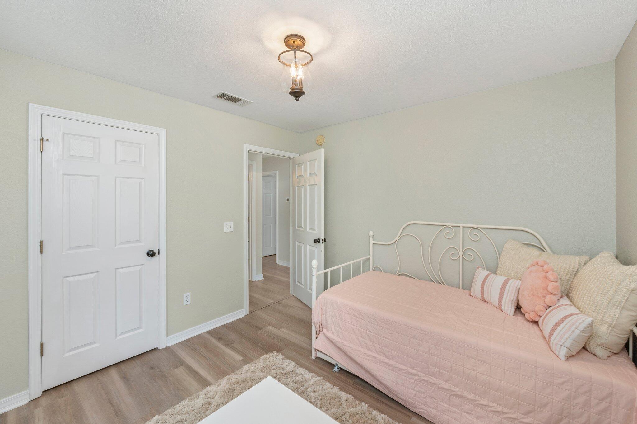 NAVARRE S/D 2ND ADDN - Residential