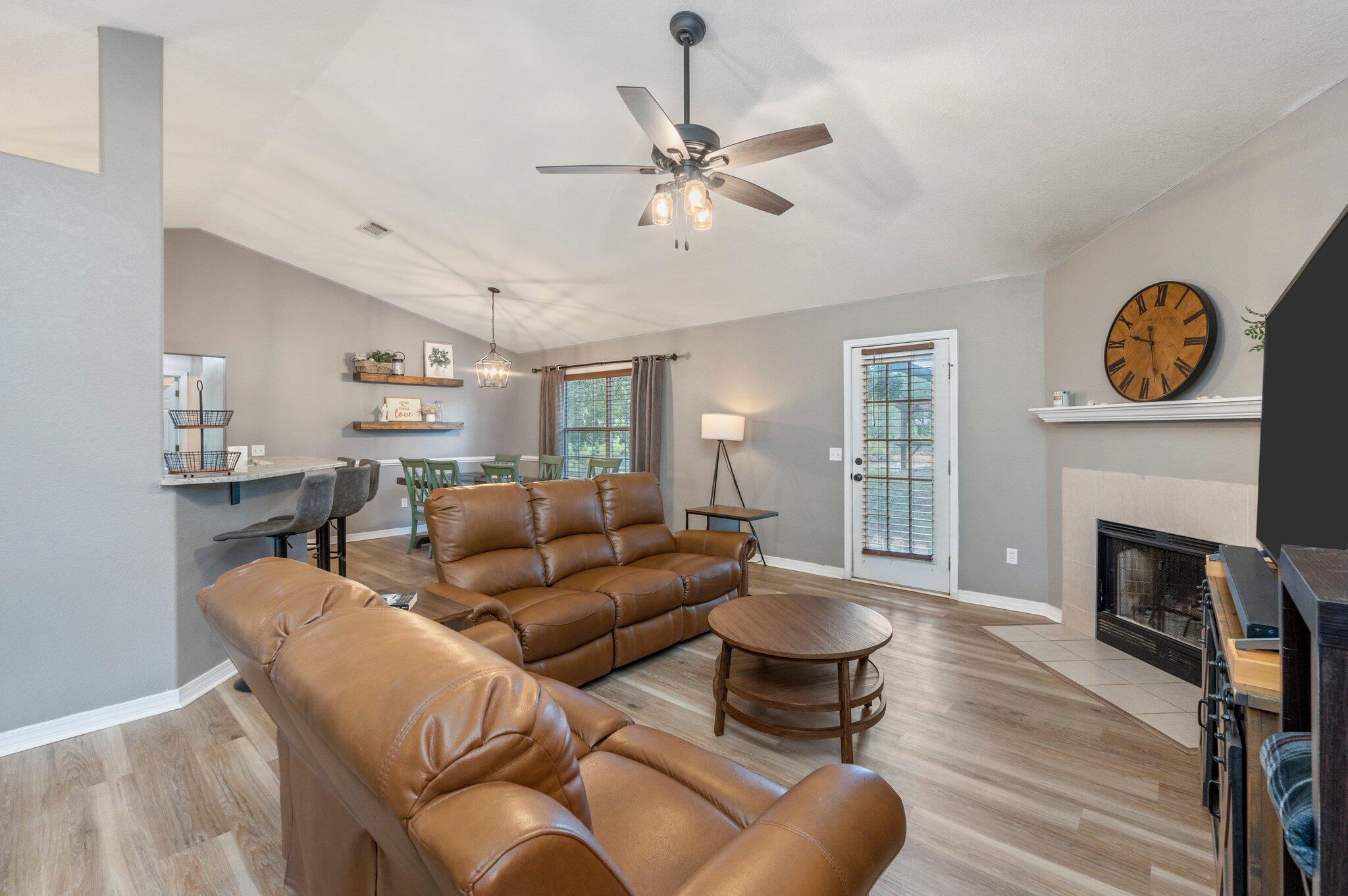NAVARRE S/D 2ND ADDN - Residential