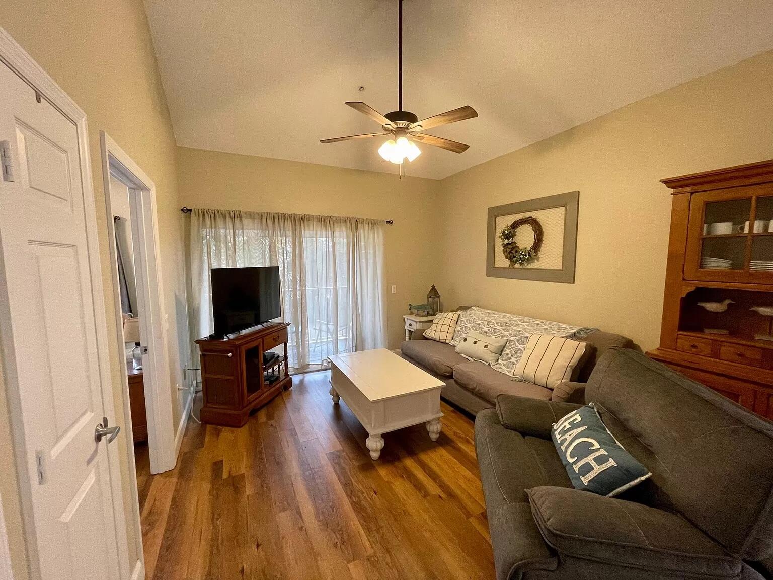 THE FLORIDA CLUB - Residential Lease