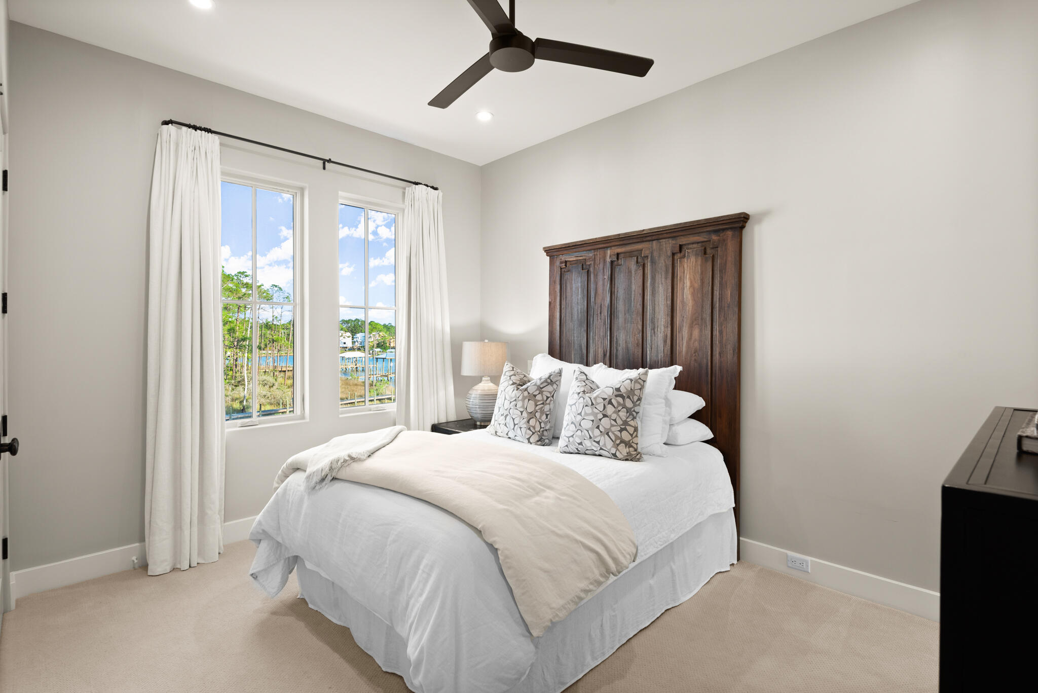 CESSNA LANDING - Residential