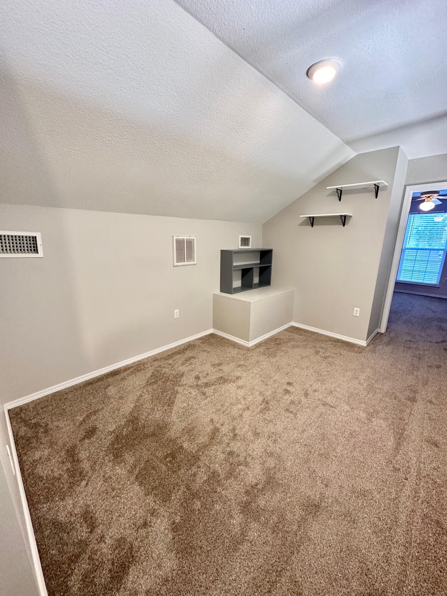 HUNTERS RUN S/D - Residential Lease