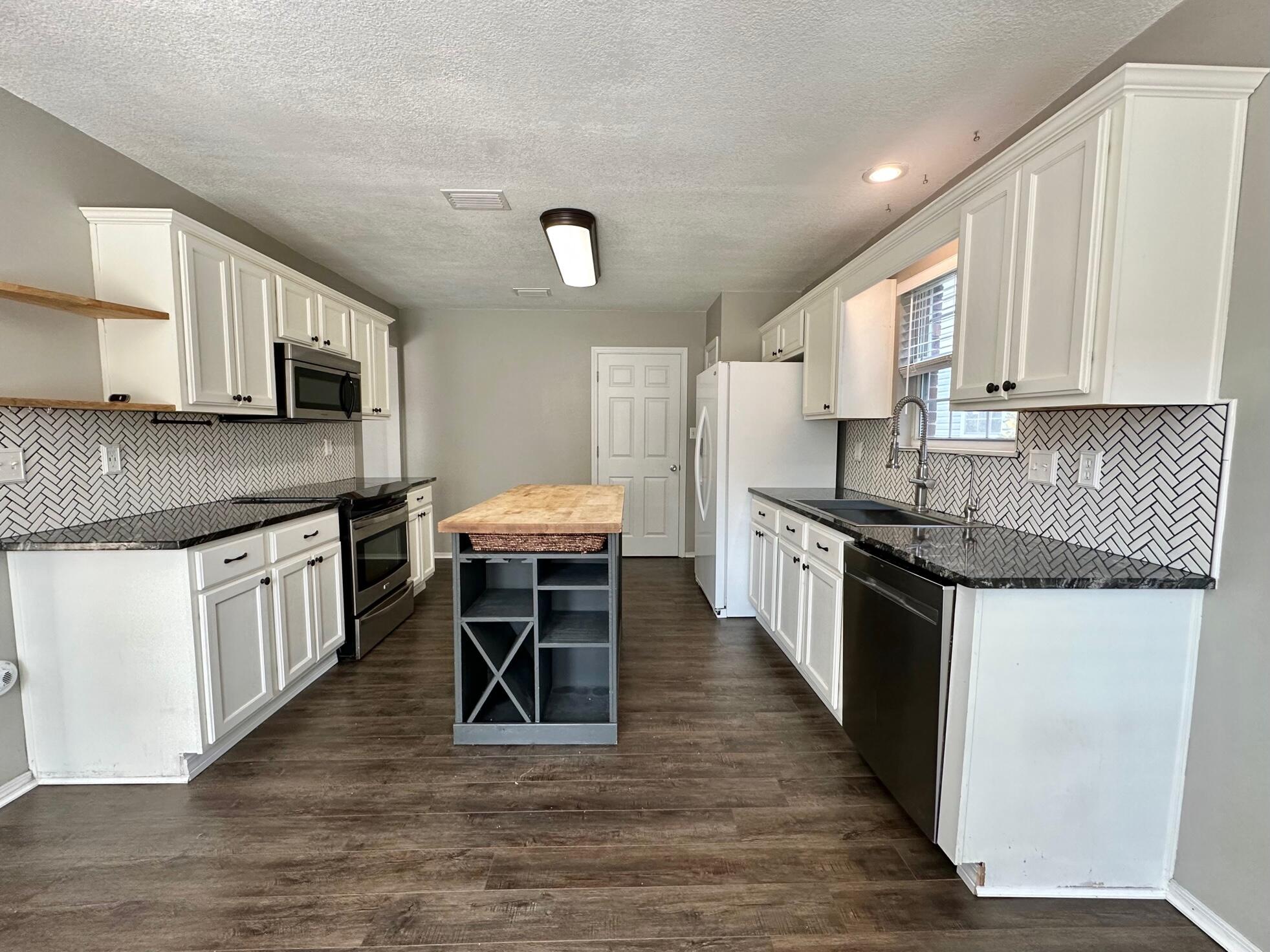 HUNTERS RUN S/D - Residential Lease