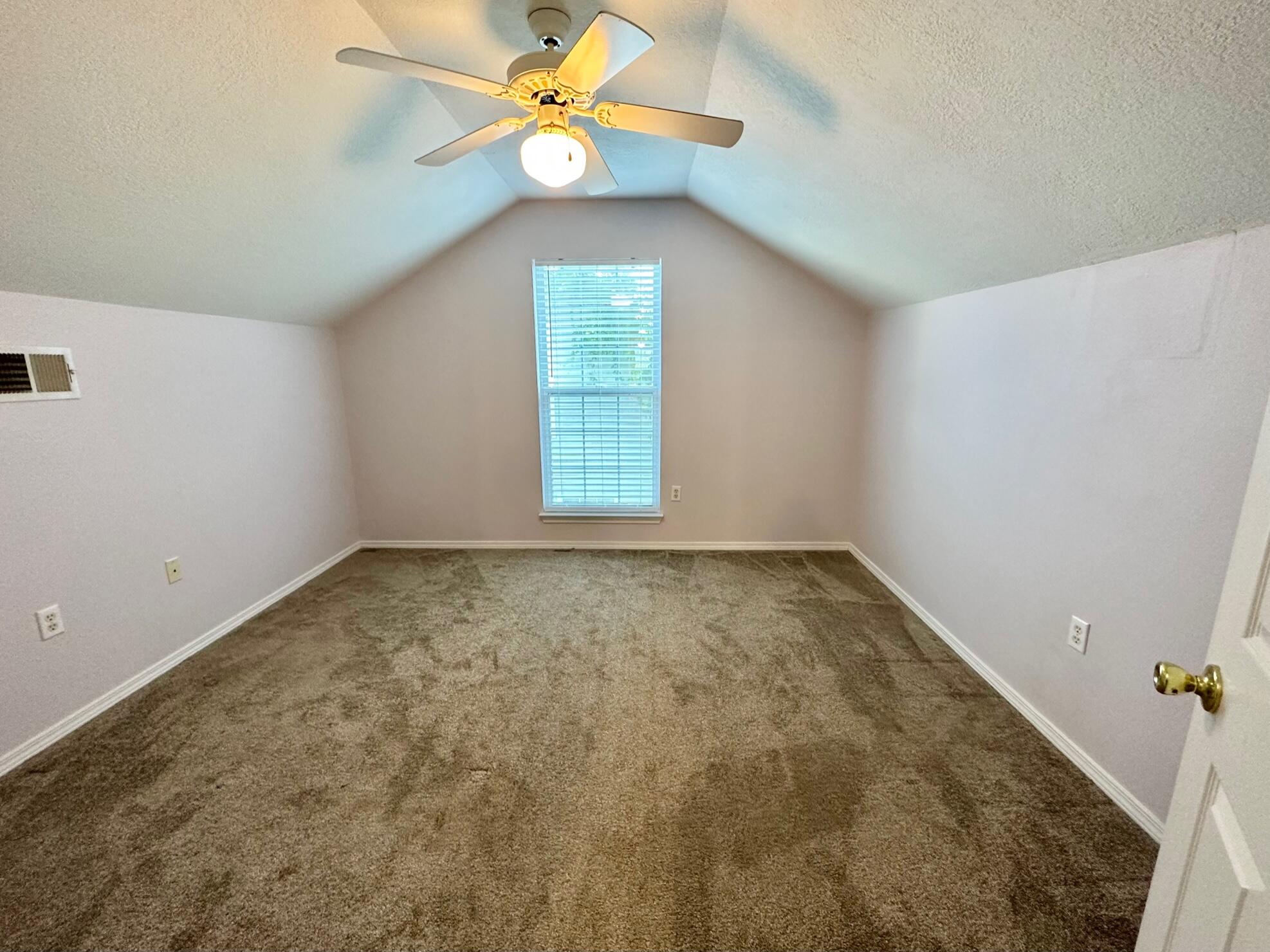 HUNTERS RUN S/D - Residential Lease