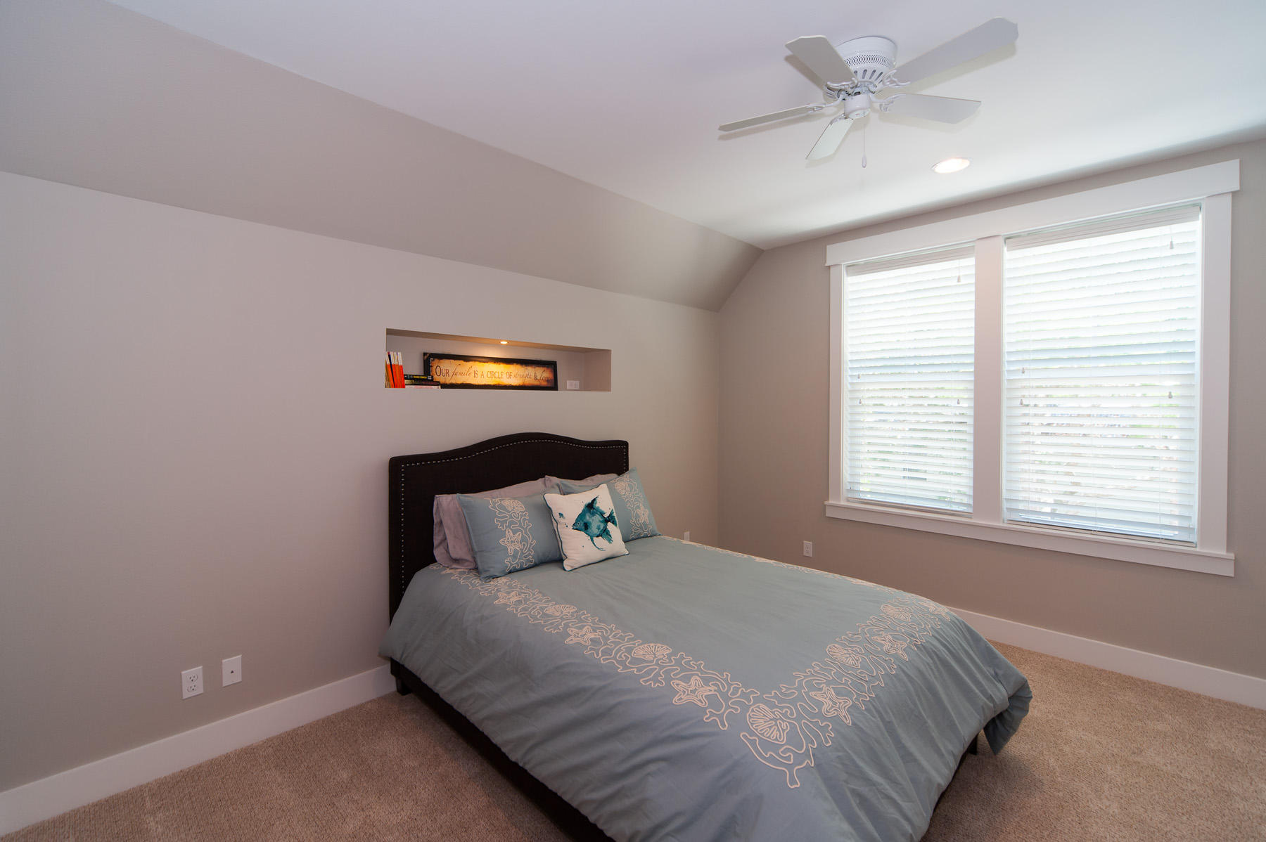 EASTERN LAKE S/D - Residential