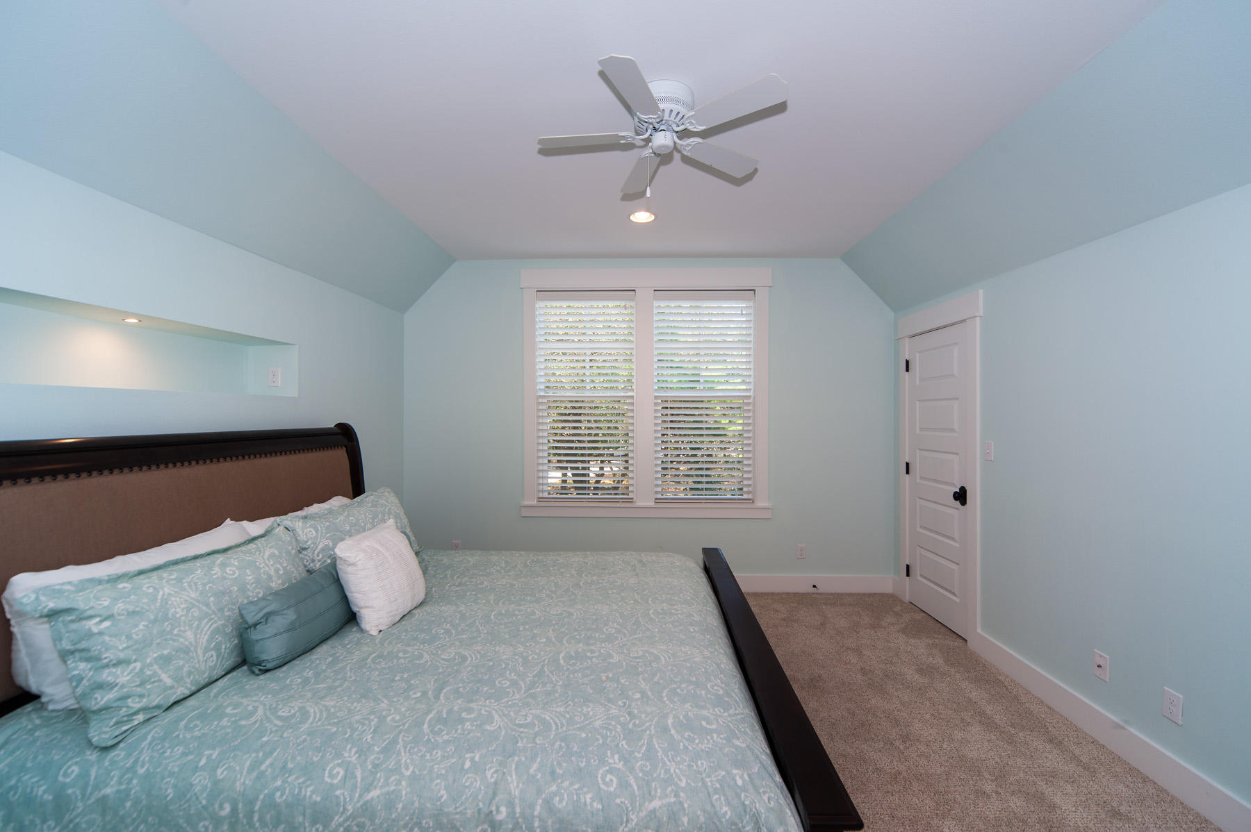 EASTERN LAKE S/D - Residential