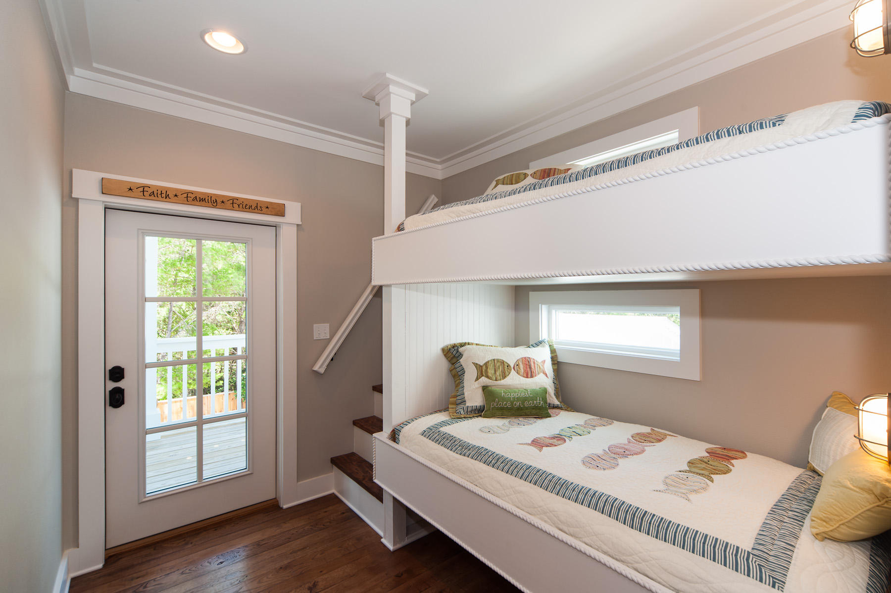 EASTERN LAKE S/D - Residential
