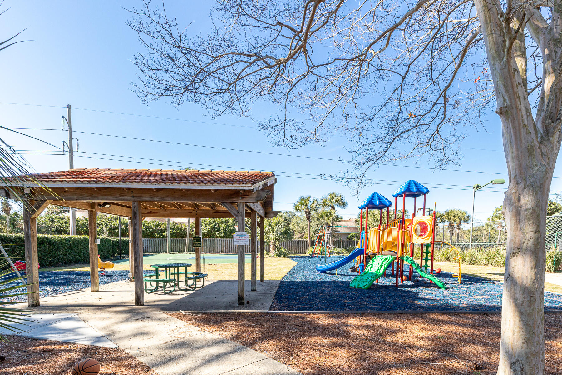 EMERALD LAKES PH 1 - Residential