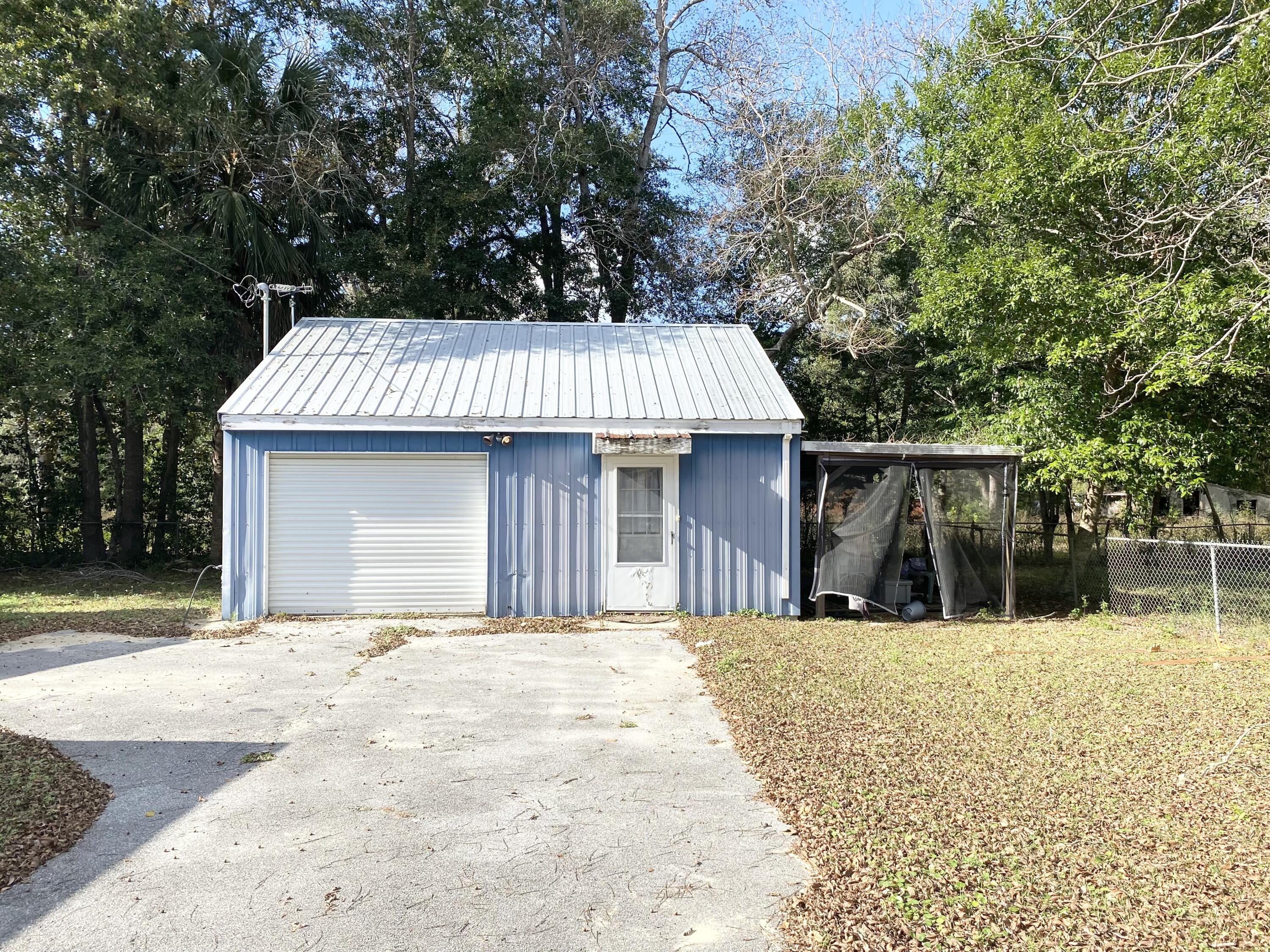 DEFUNIAK SPRINGS TOWN OF - Residential