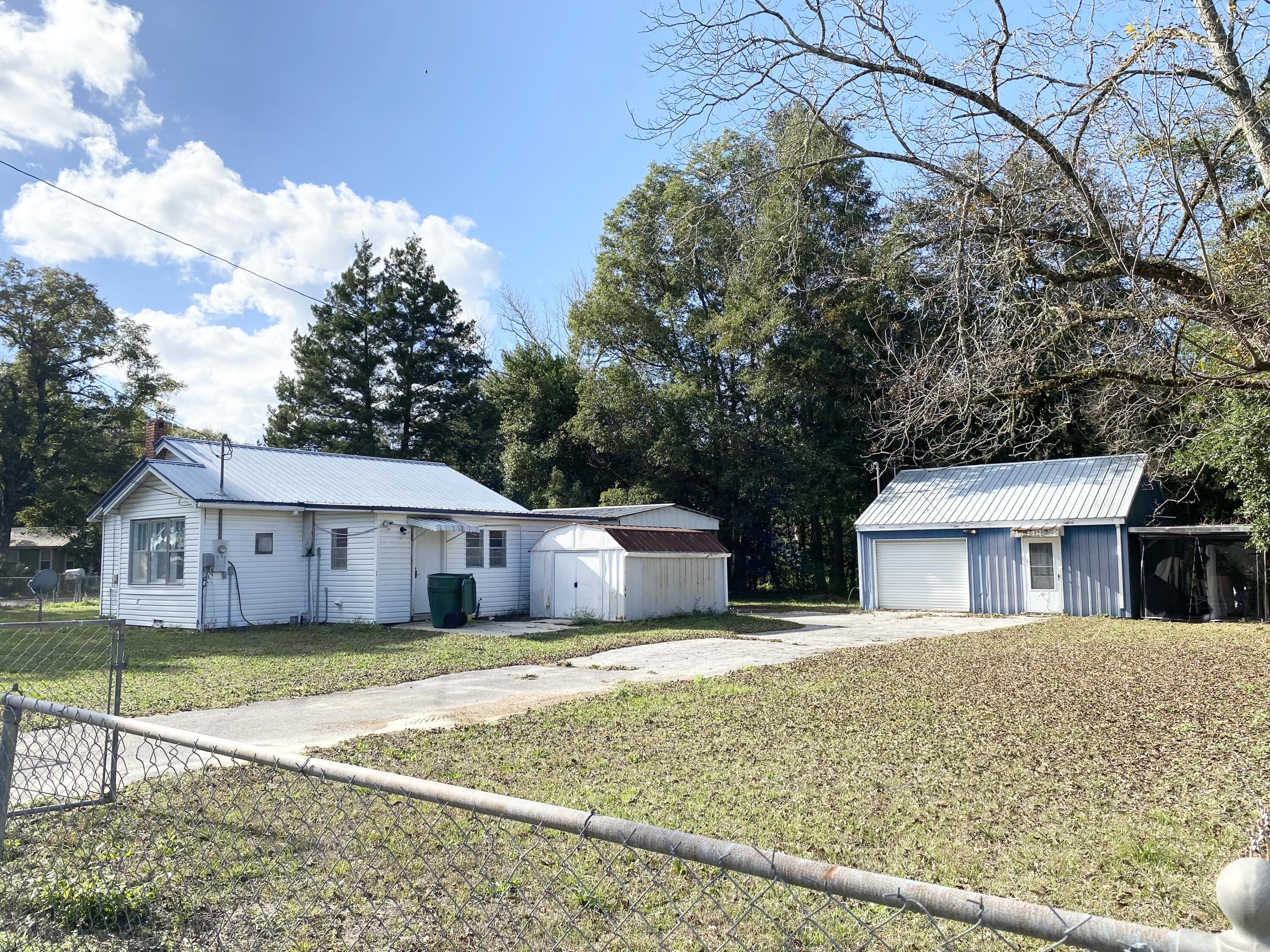 DEFUNIAK SPRINGS TOWN OF - Residential