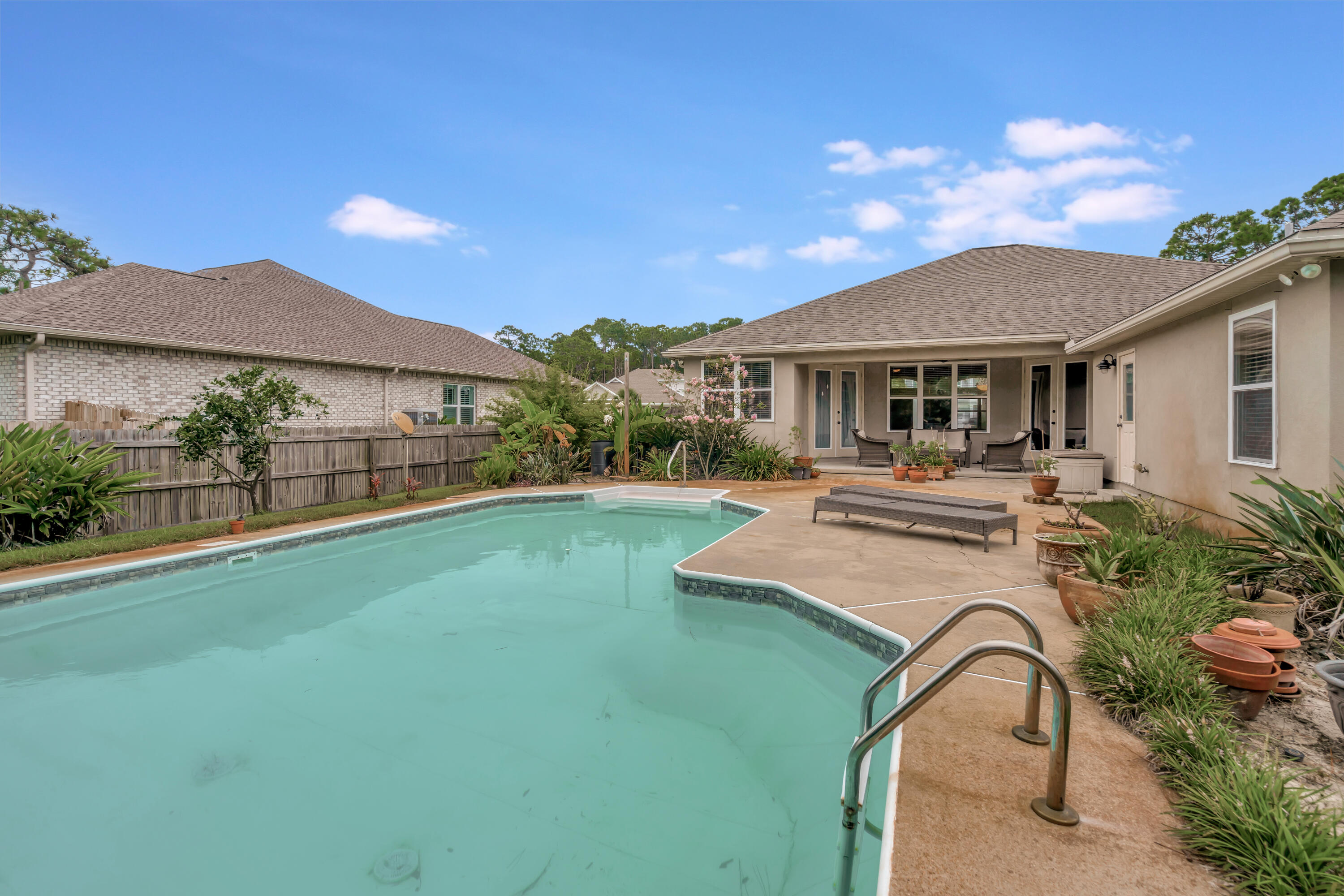 PELICAN BAY S/D - Residential