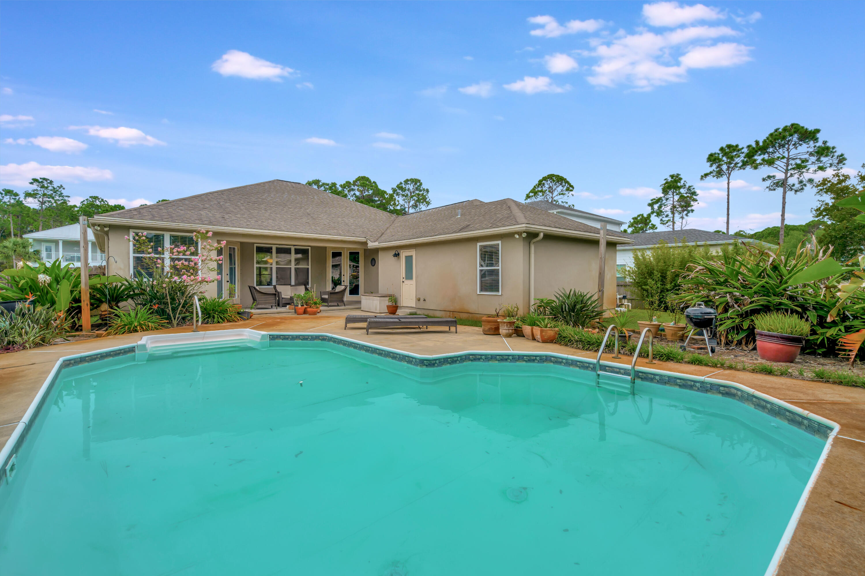 PELICAN BAY S/D - Residential