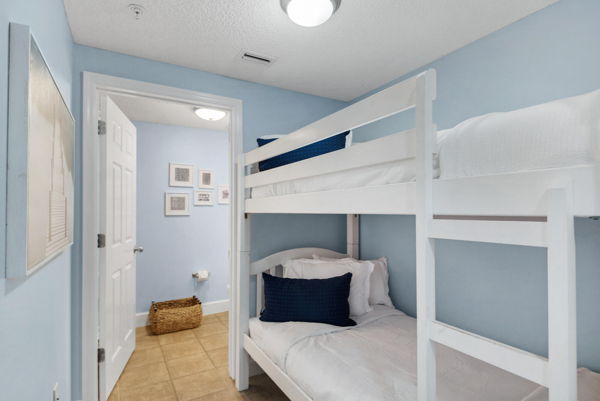 MAJESTIC BEACH TOWERS I - Residential