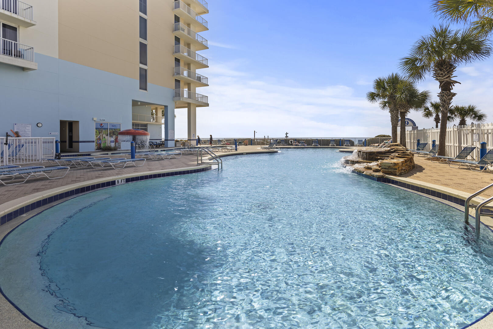 MAJESTIC BEACH TOWERS I - Residential