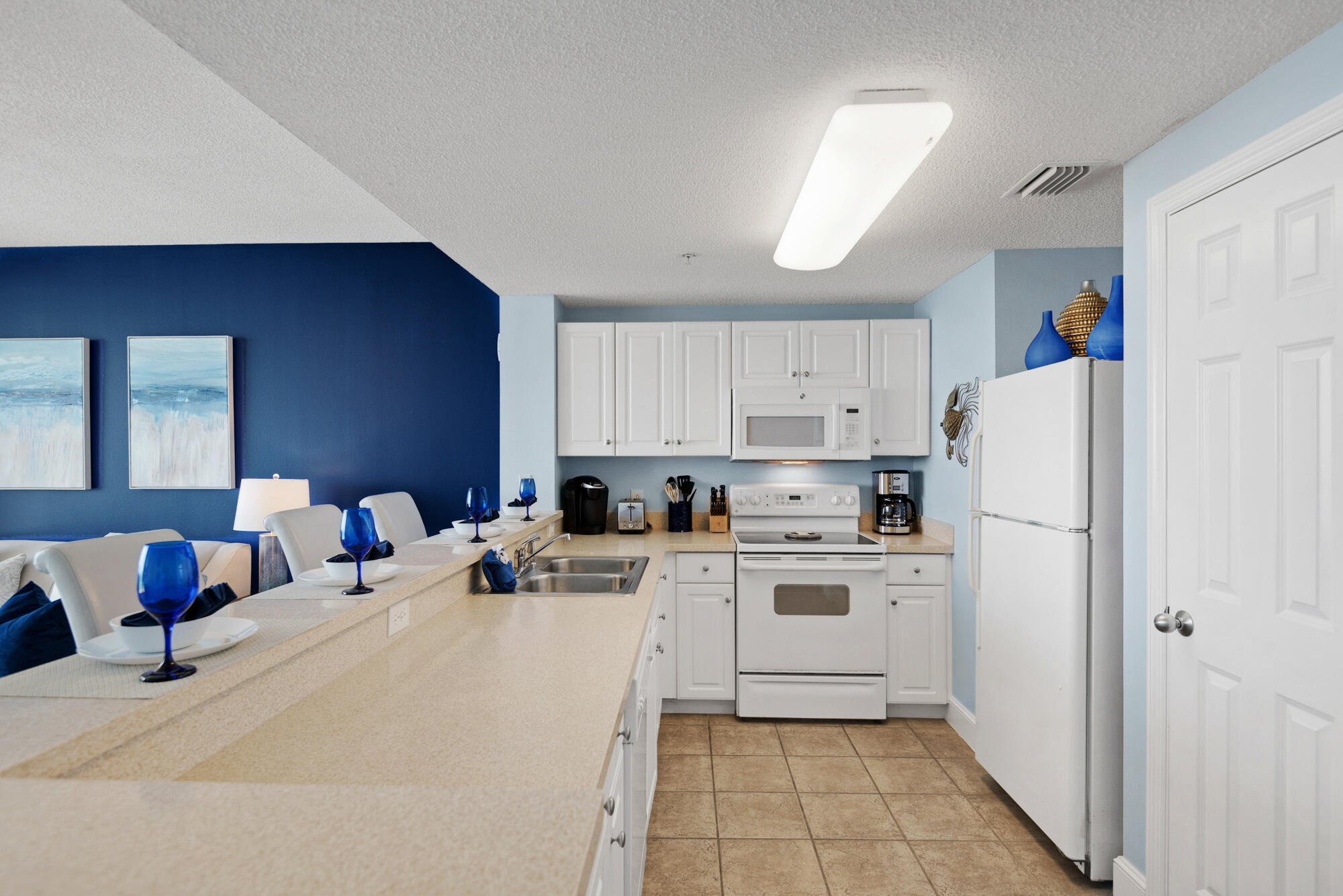 MAJESTIC BEACH TOWERS I - Residential