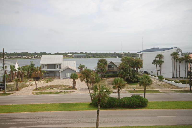 EL MATADOR CONDO - Residential