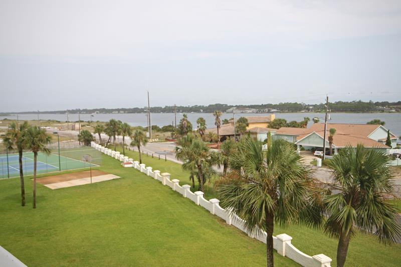 EL MATADOR CONDO - Residential