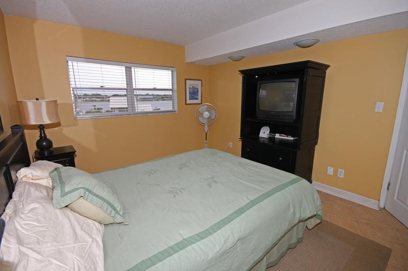 EL MATADOR CONDO - Residential