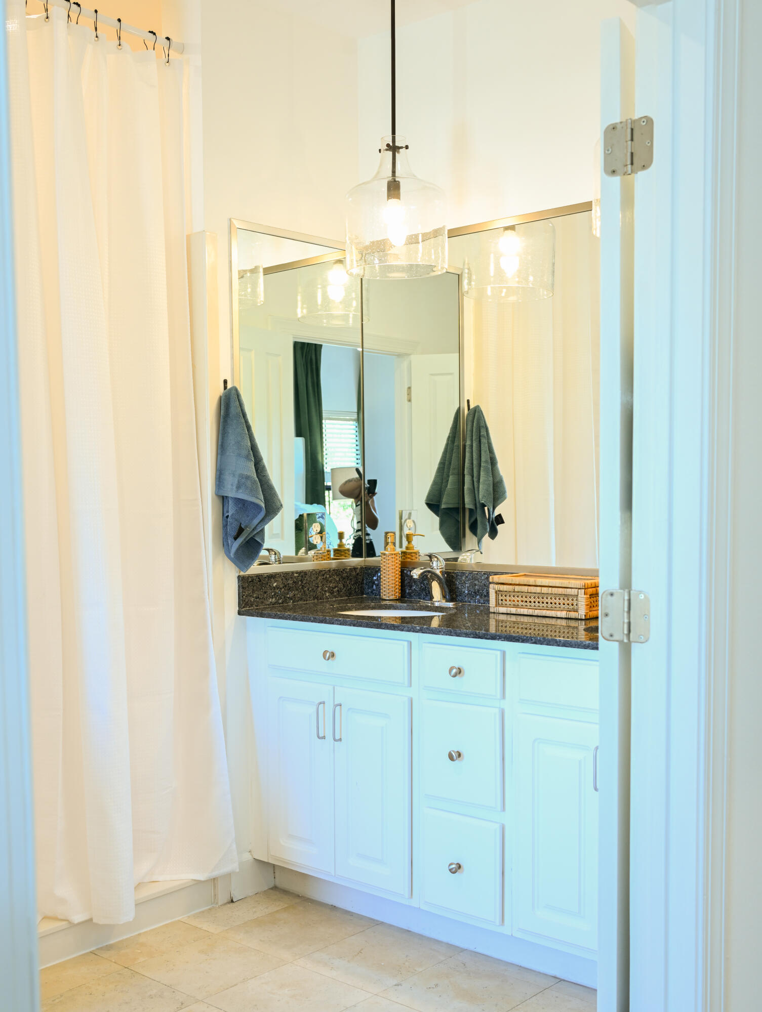 SOUTH HAVEN TOWNHOMES - Residential Lease