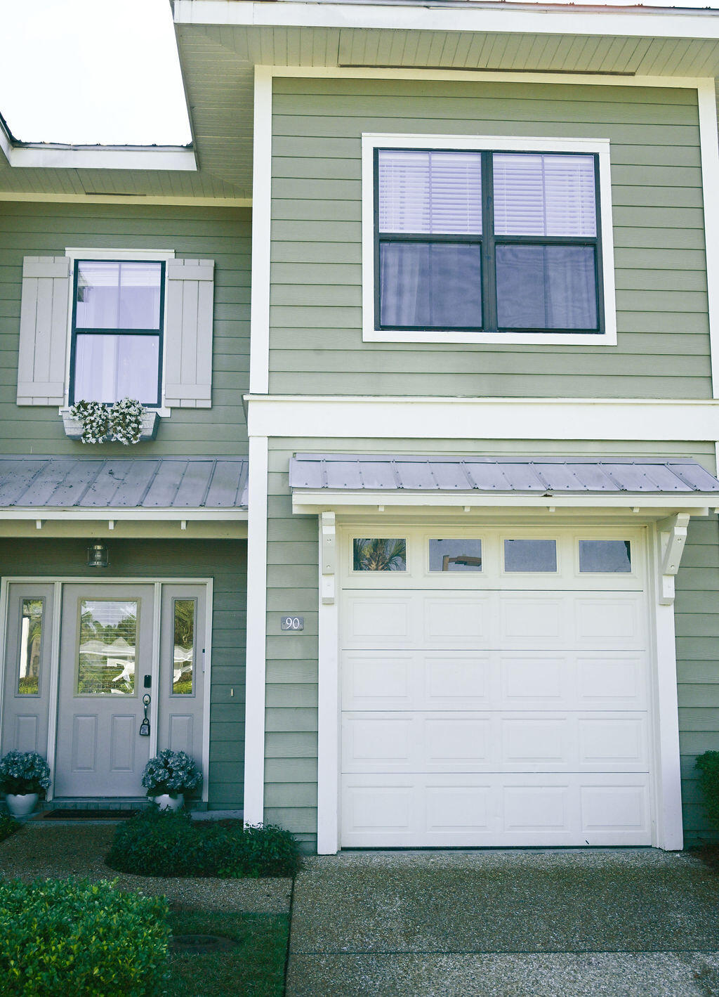 SOUTH HAVEN TOWNHOMES - Residential Lease