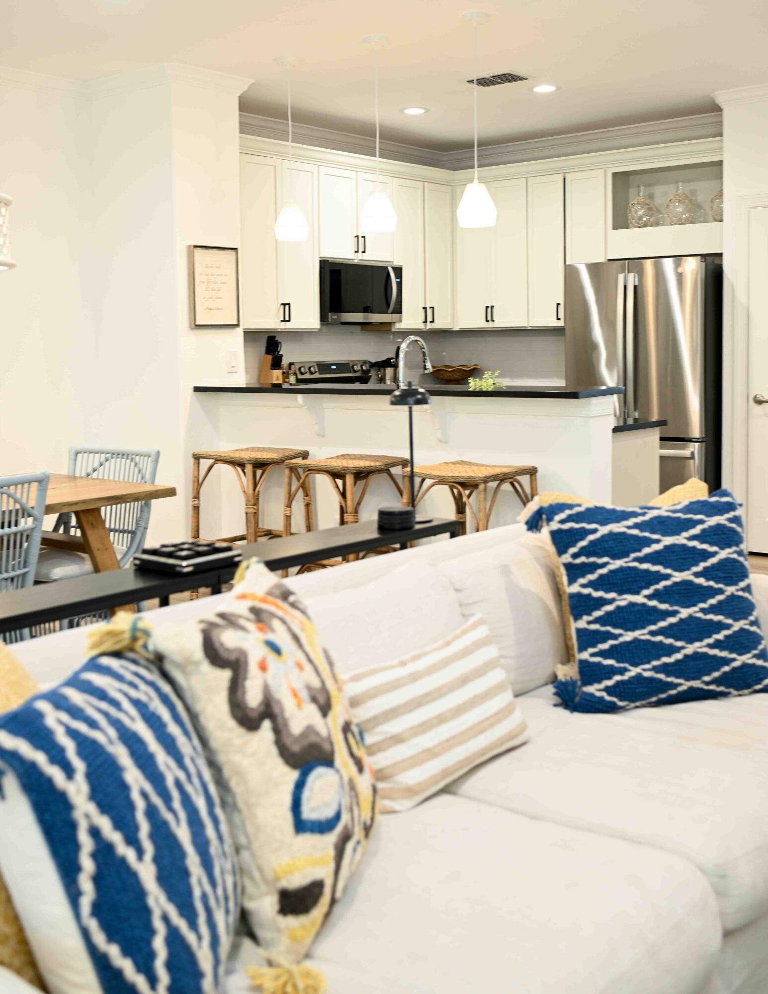 SOUTH HAVEN TOWNHOMES - Residential Lease