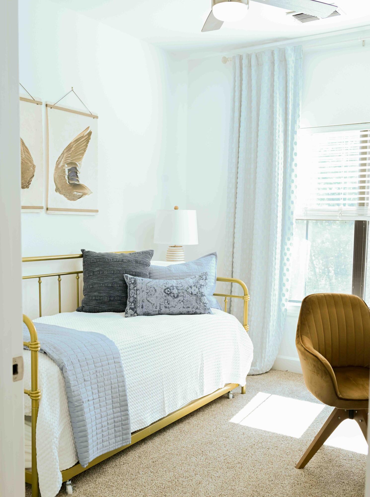 SOUTH HAVEN TOWNHOMES - Residential Lease