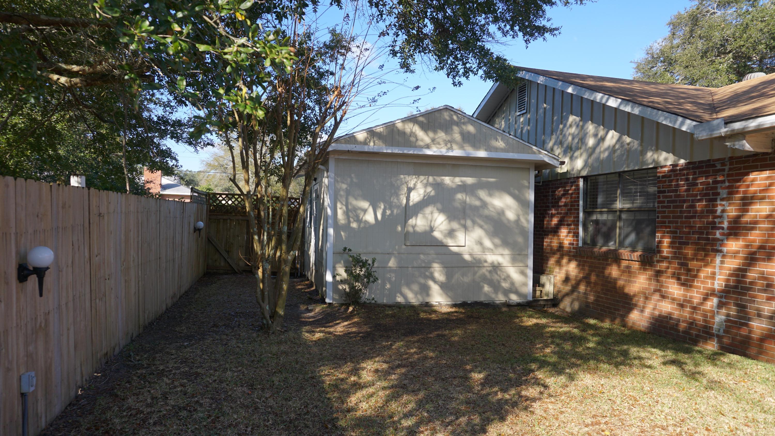 BAYOU WOODS - Residential