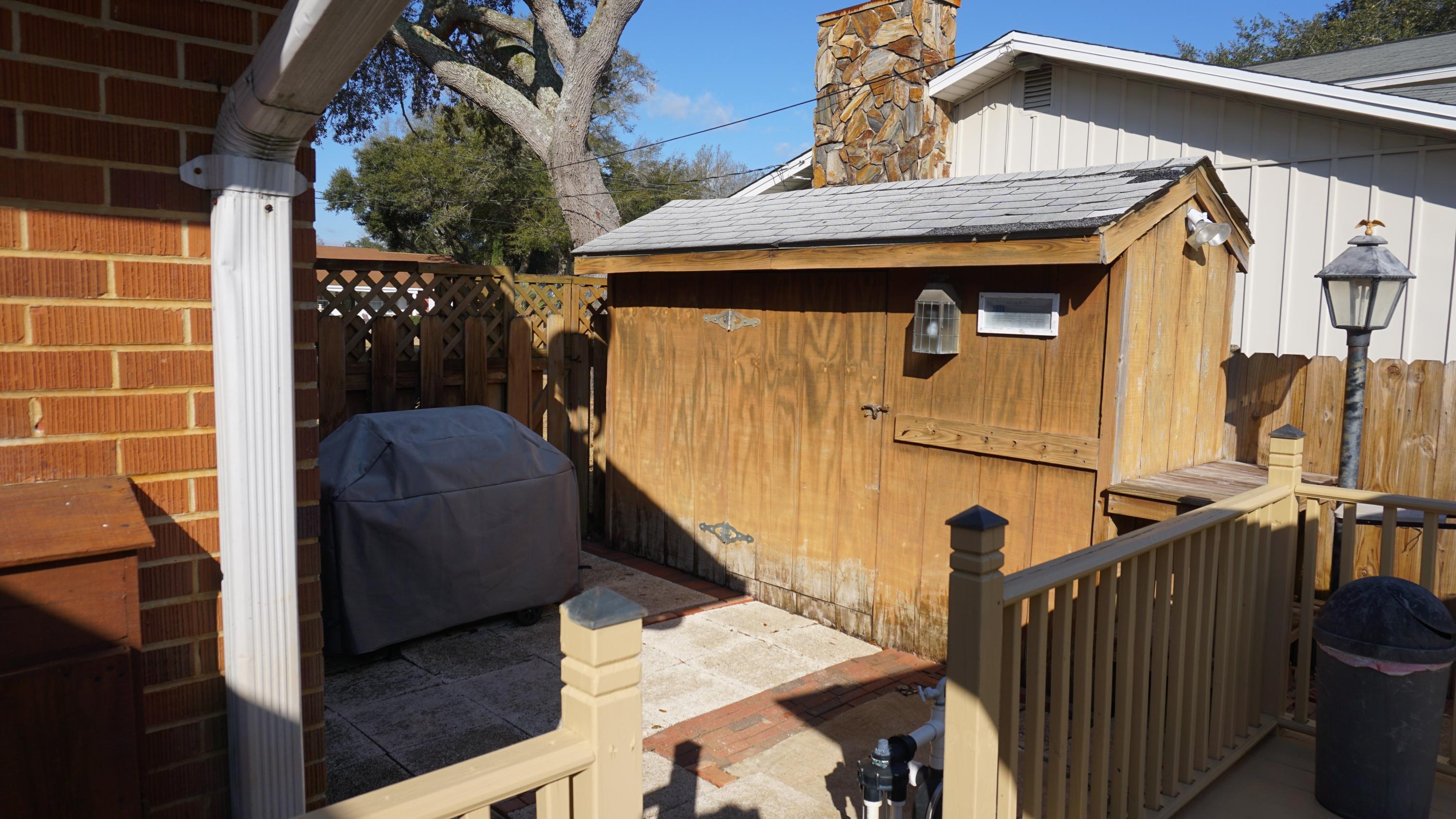 BAYOU WOODS - Residential