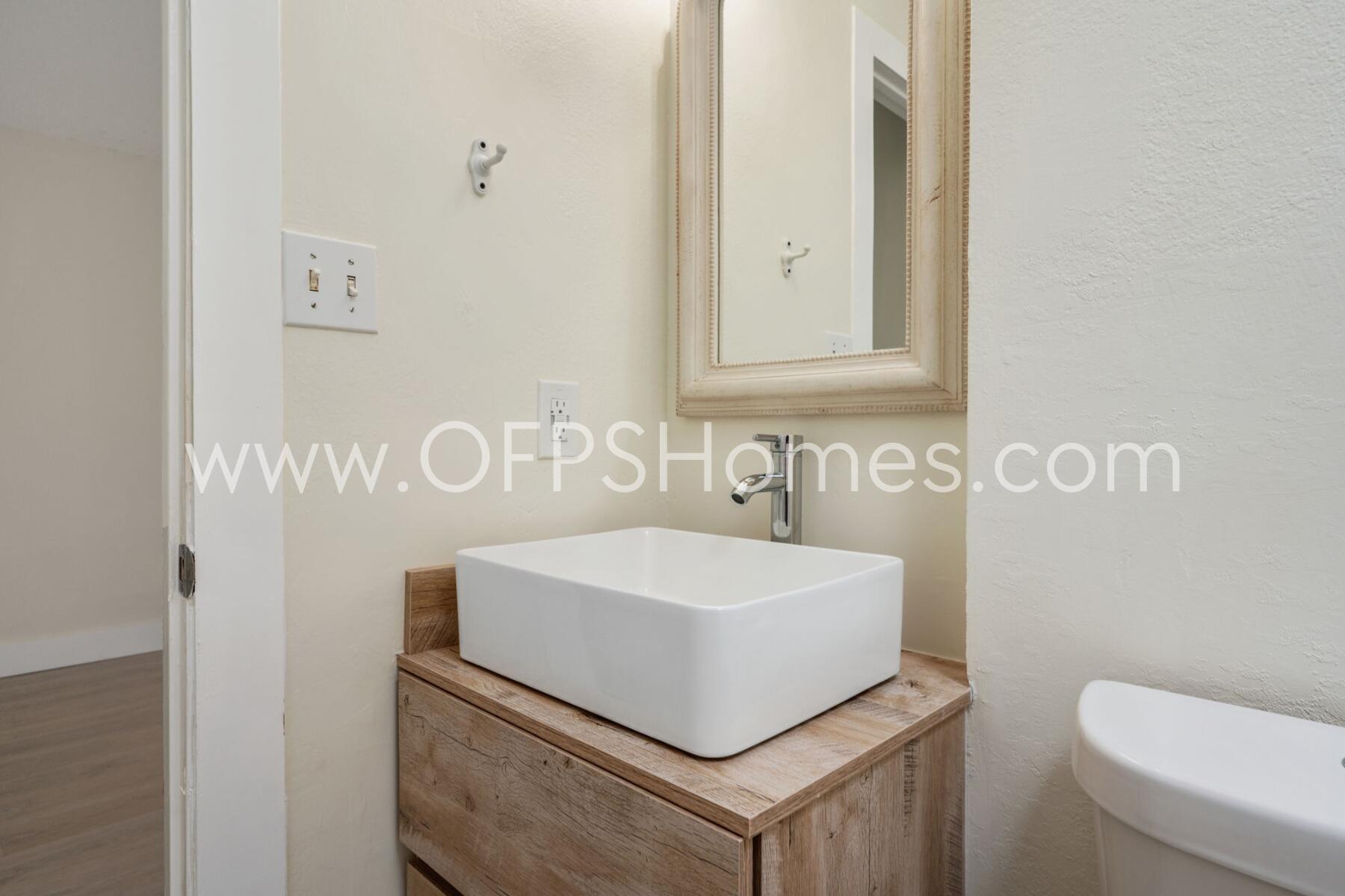 NDIAN OAKS S/D LOT 10 BLK B - Residential Lease