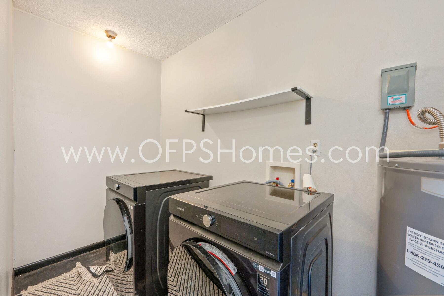 NDIAN OAKS S/D LOT 10 BLK B - Residential Lease