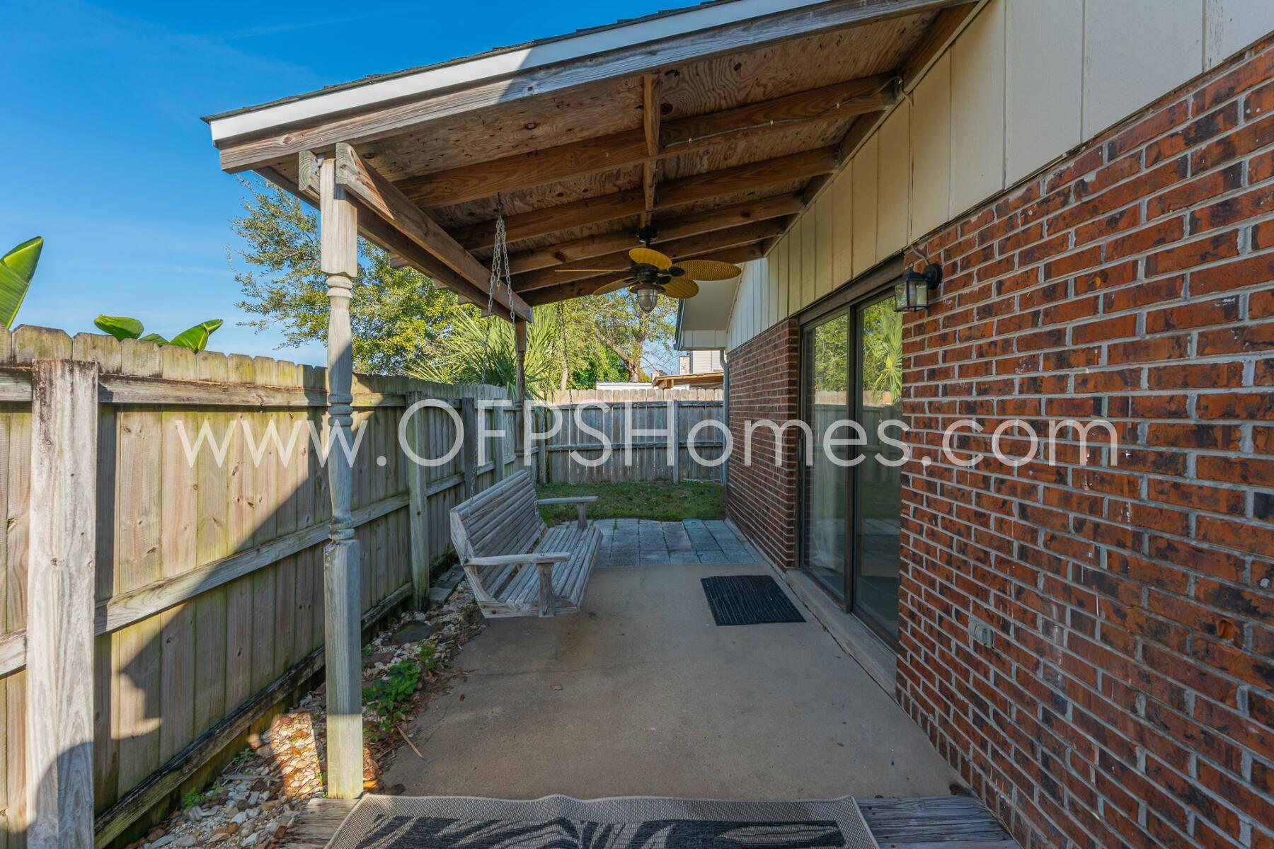 NDIAN OAKS S/D LOT 10 BLK B - Residential Lease