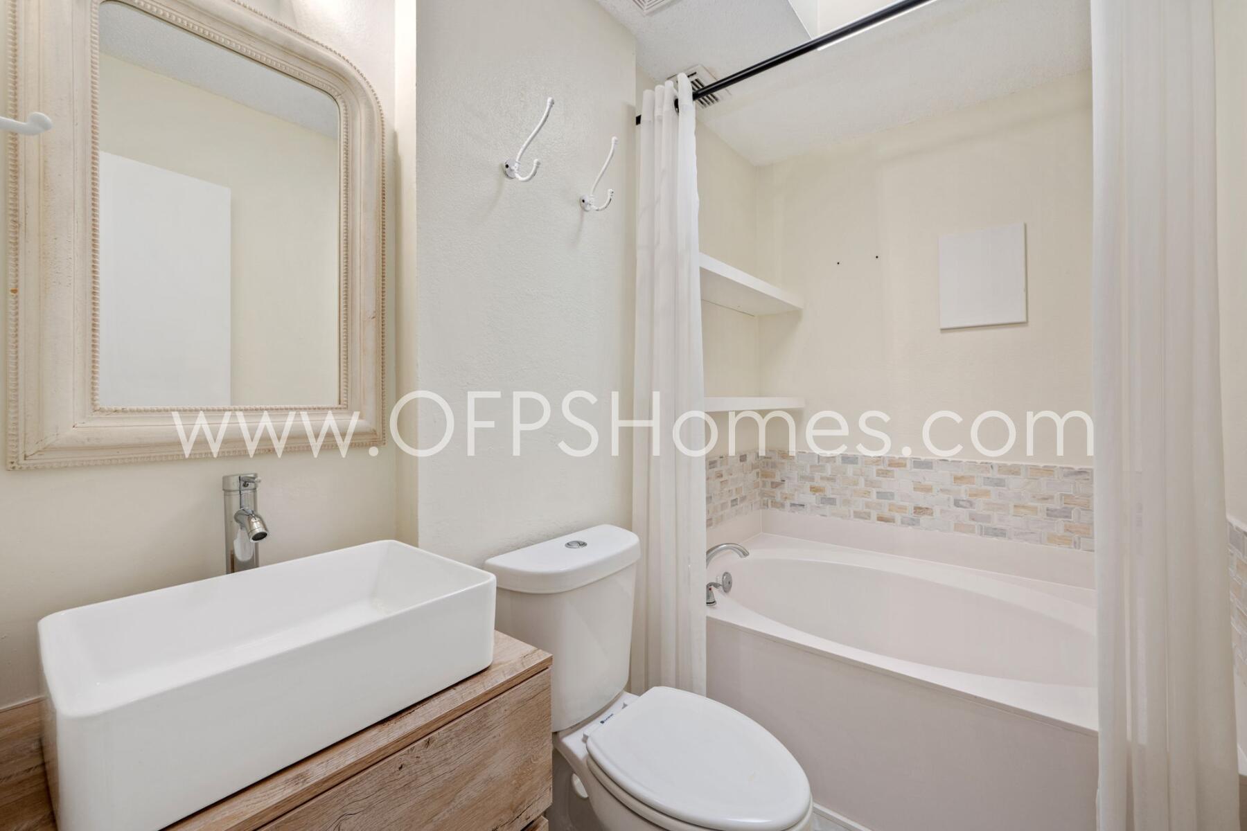 NDIAN OAKS S/D LOT 10 BLK B - Residential Lease