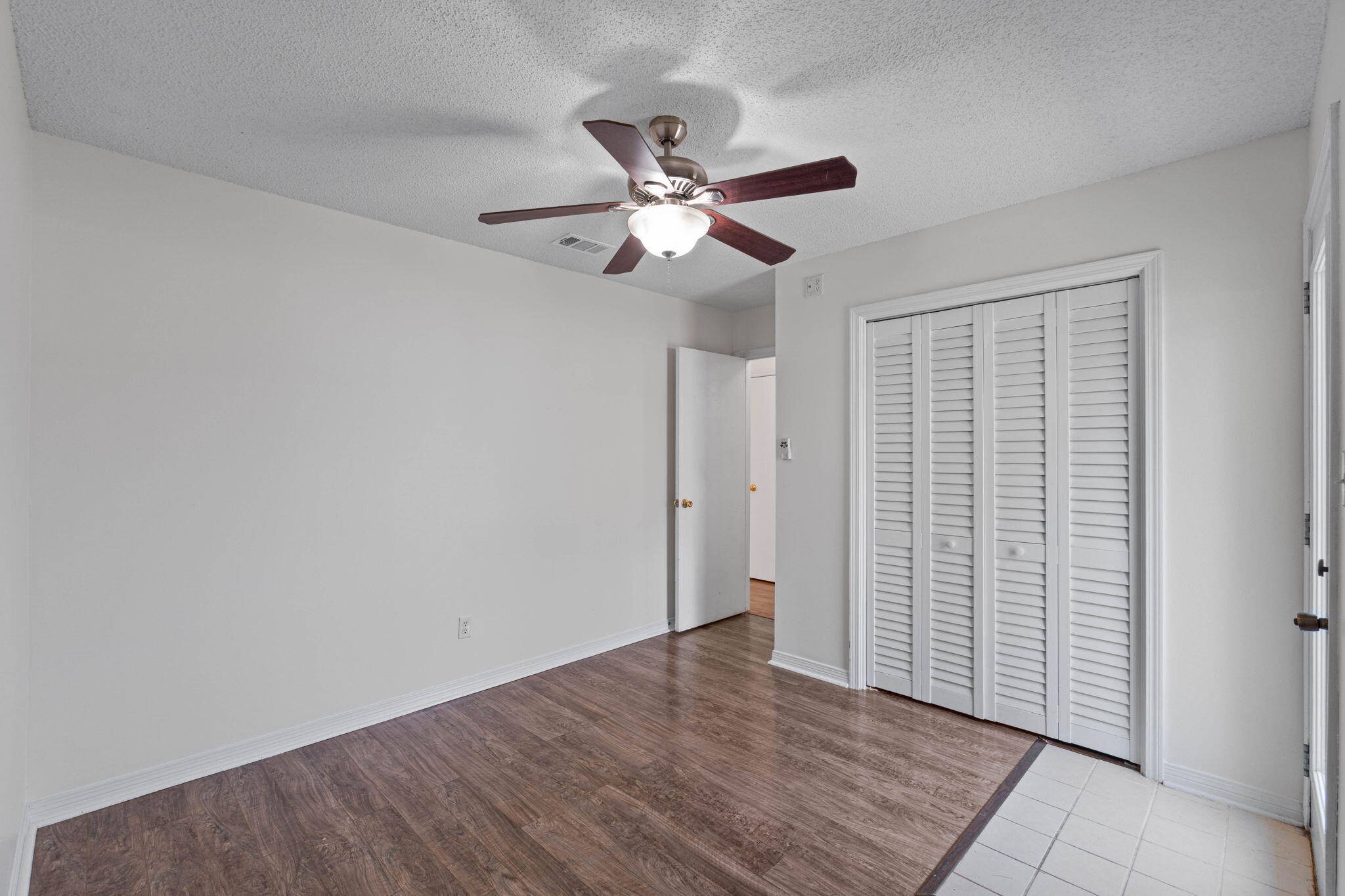 LAKE CHARLESTON - Residential Lease