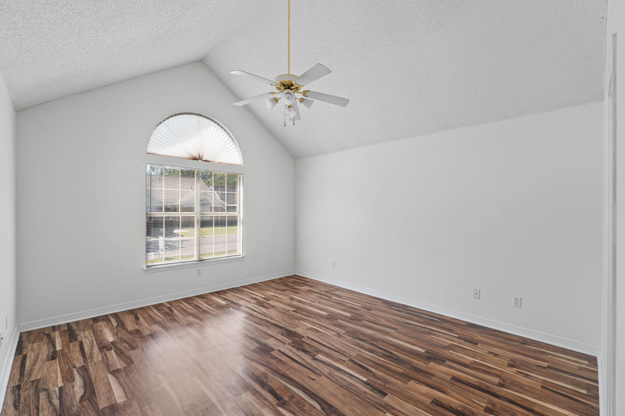 LAKE CHARLESTON - Residential Lease