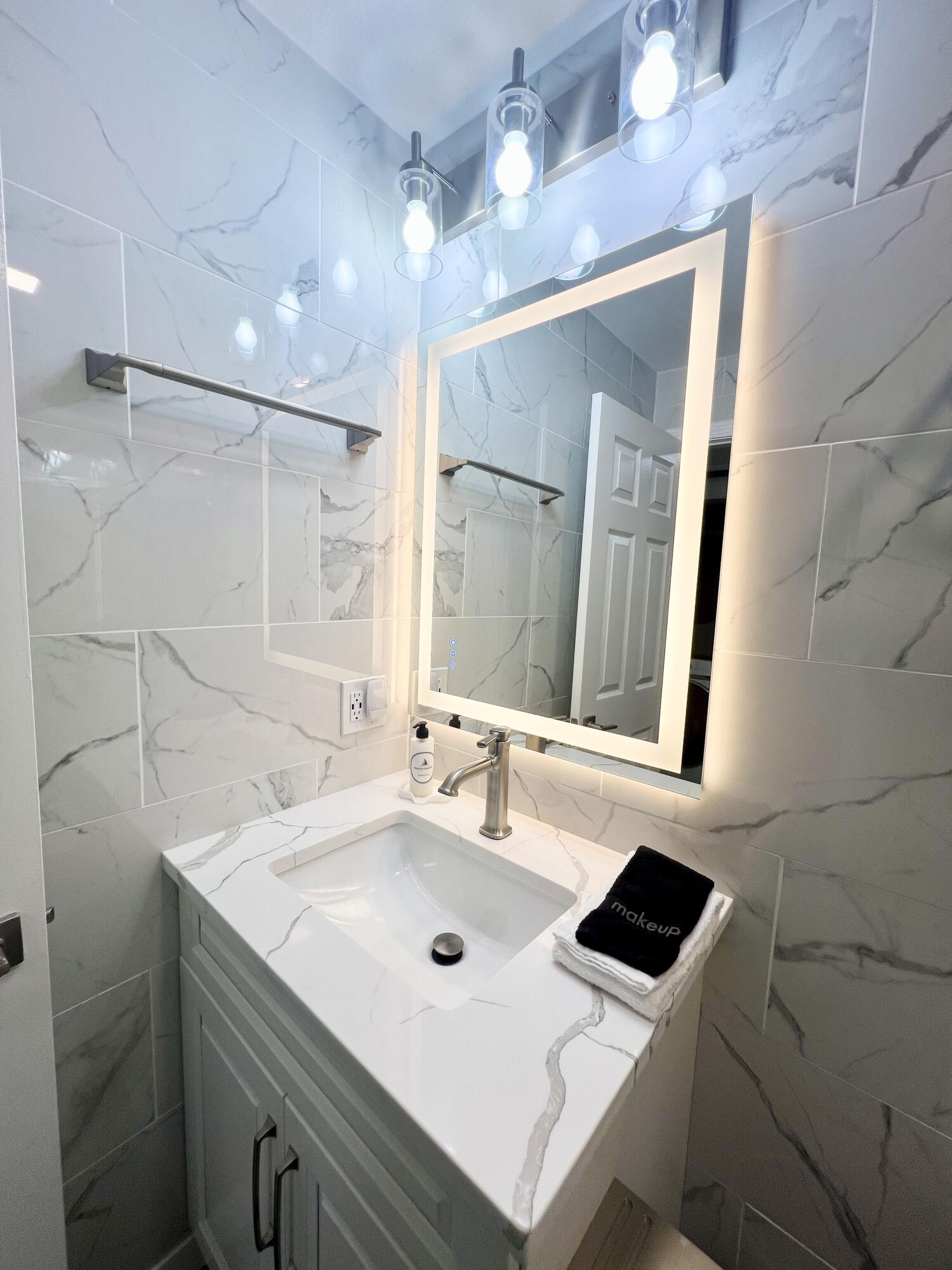 Laketown Wharf - Residential