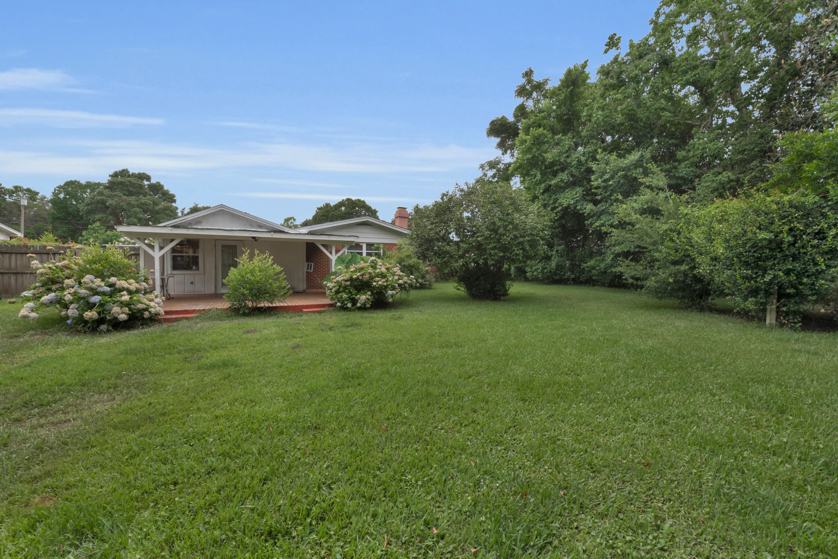 BAYOU WOODS - Residential