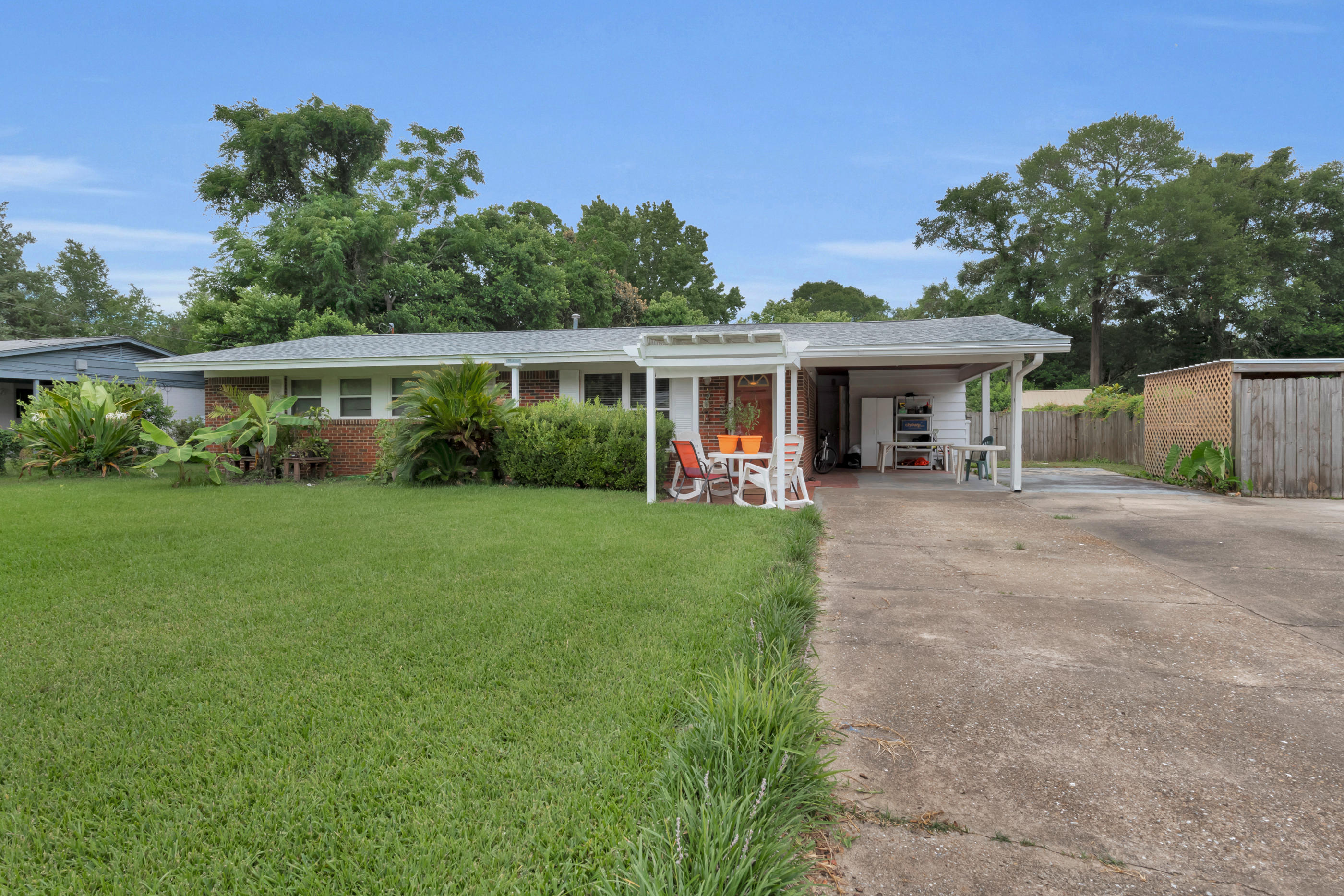 BAYOU WOODS - Residential