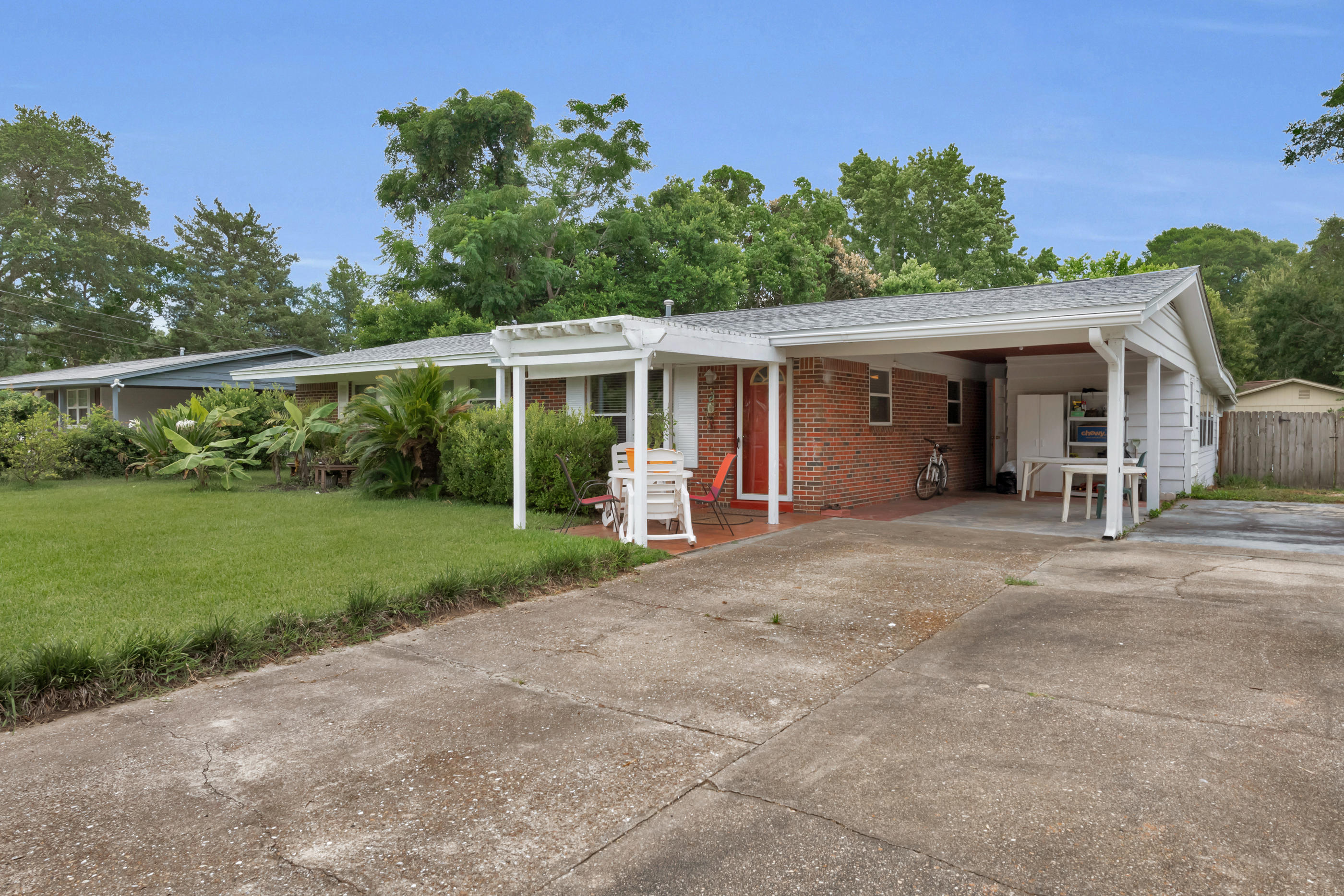 BAYOU WOODS - Residential