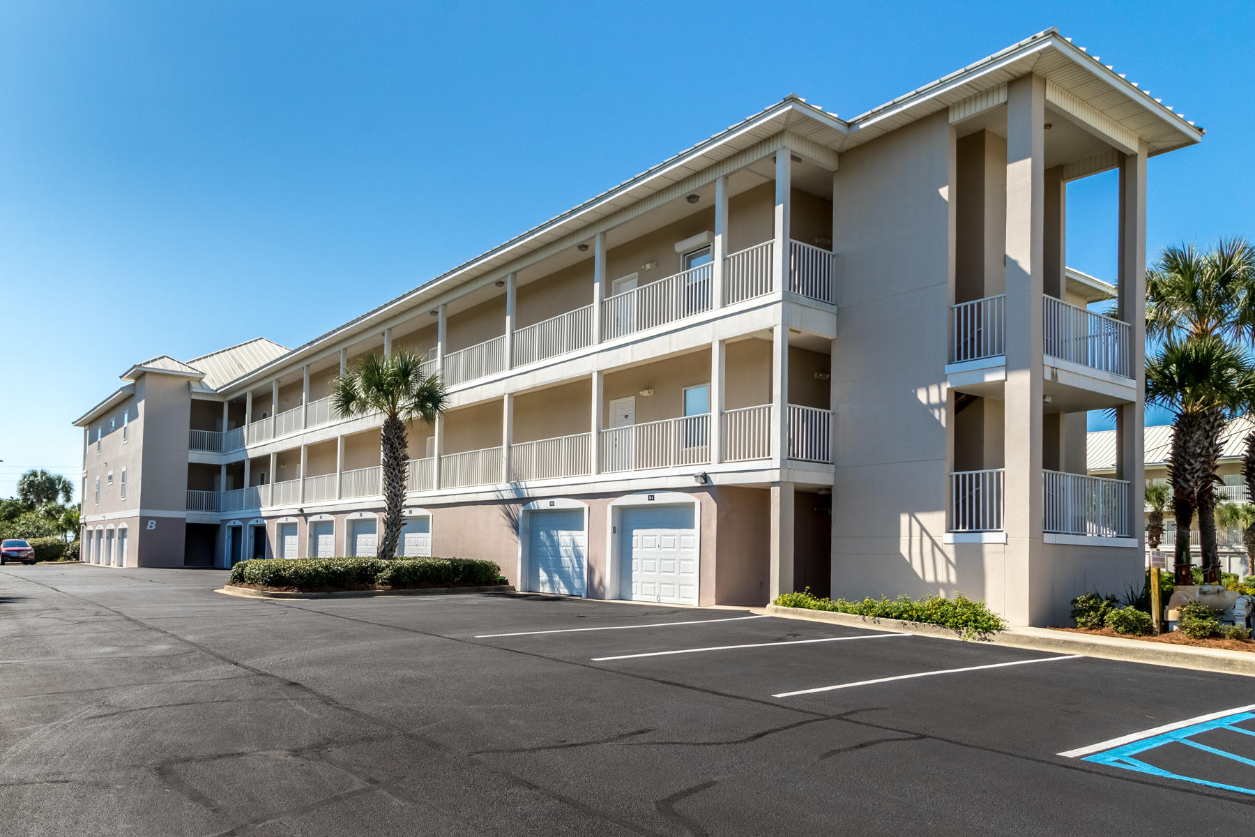 PAVILION PALMS - Residential