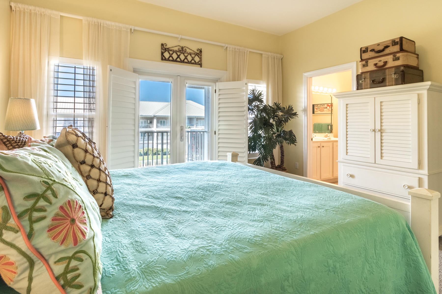 PAVILION PALMS - Residential