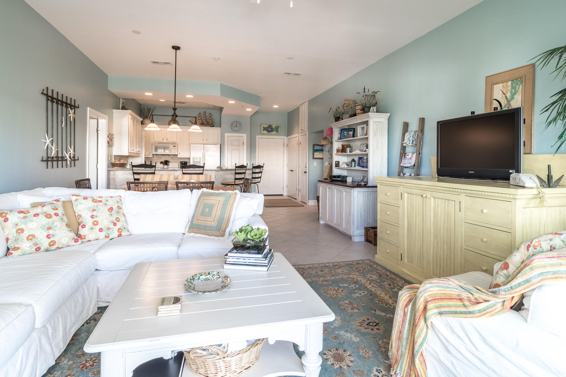 PAVILION PALMS - Residential