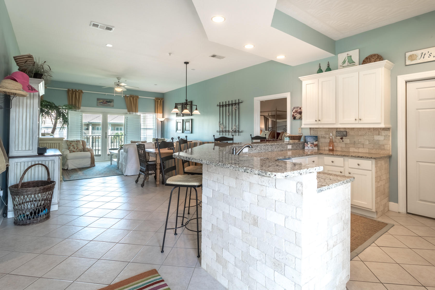 PAVILION PALMS - Residential