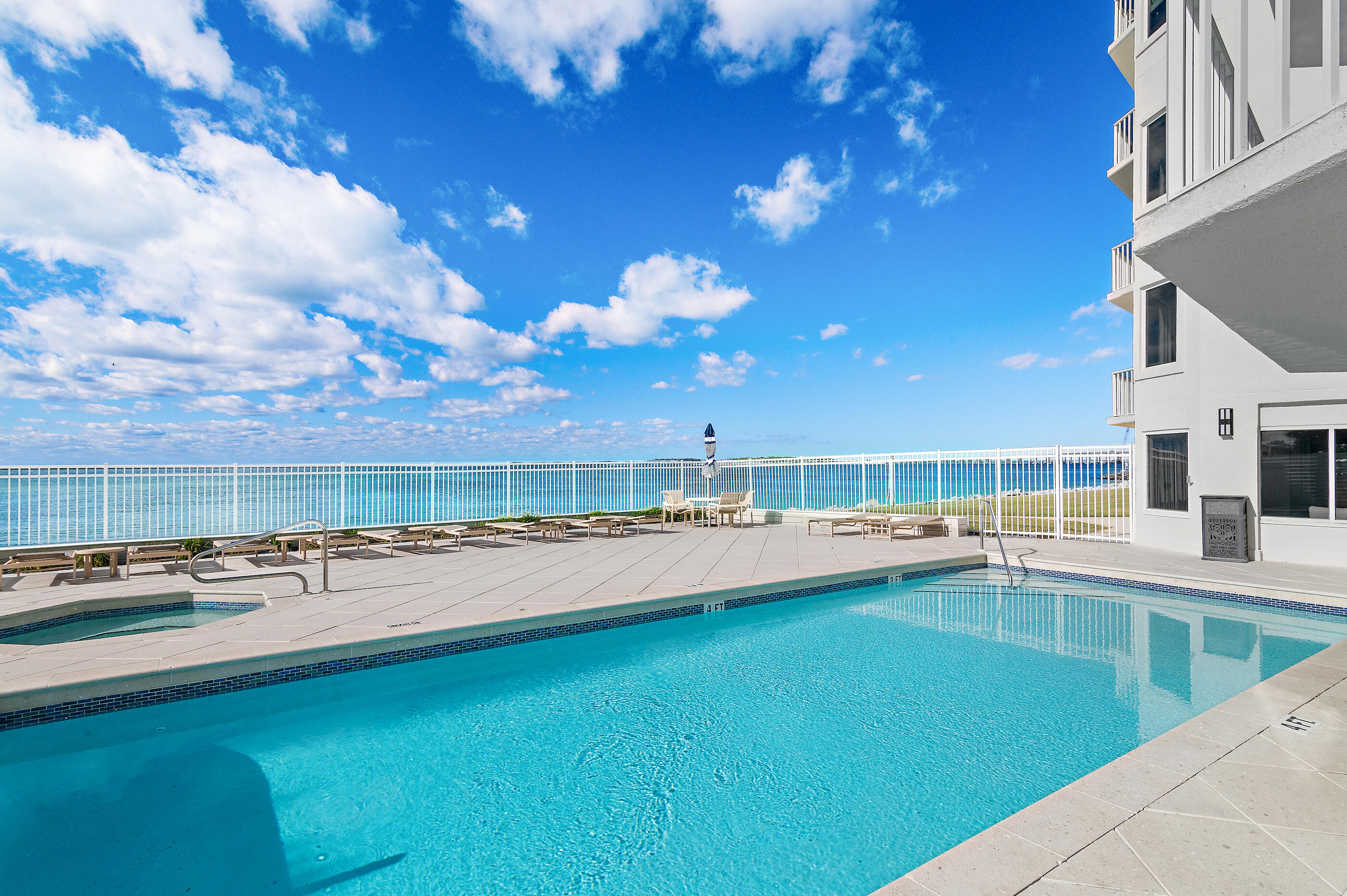 WATERVIEW TOWERS PH 2 - Residential