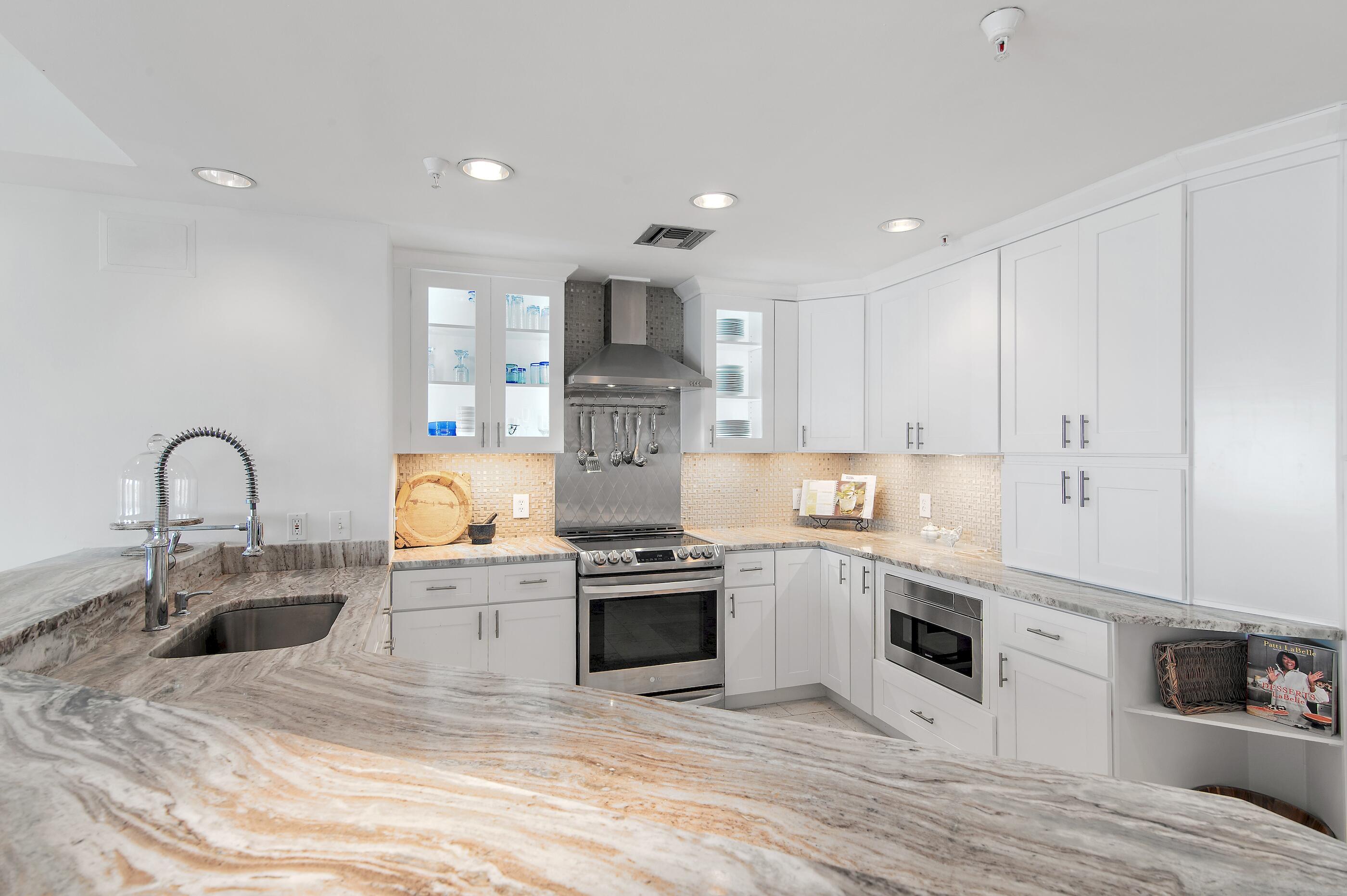 WATERVIEW TOWERS PH 2 - Residential