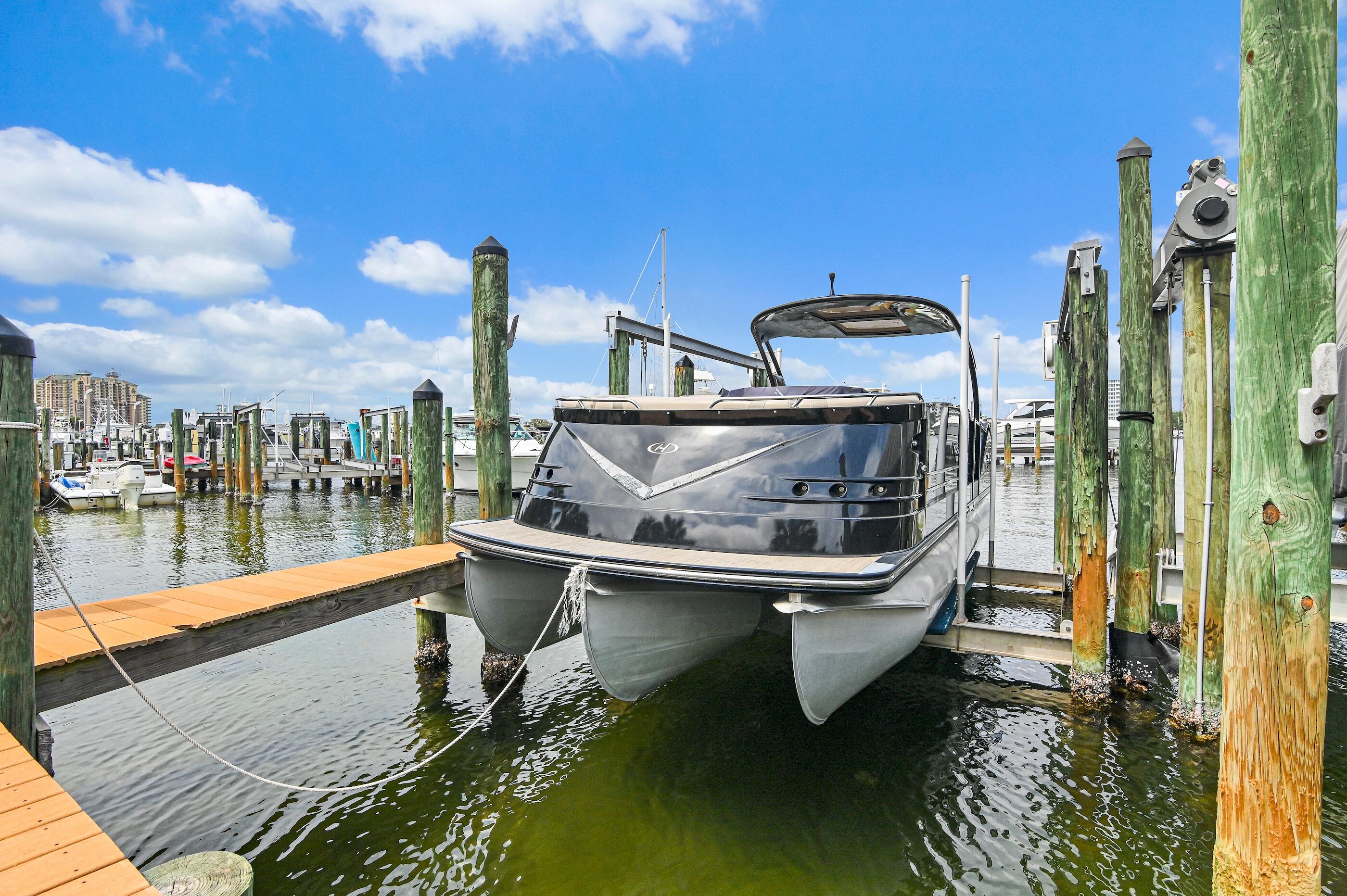 WATERVIEW TOWERS PH 2 - Residential