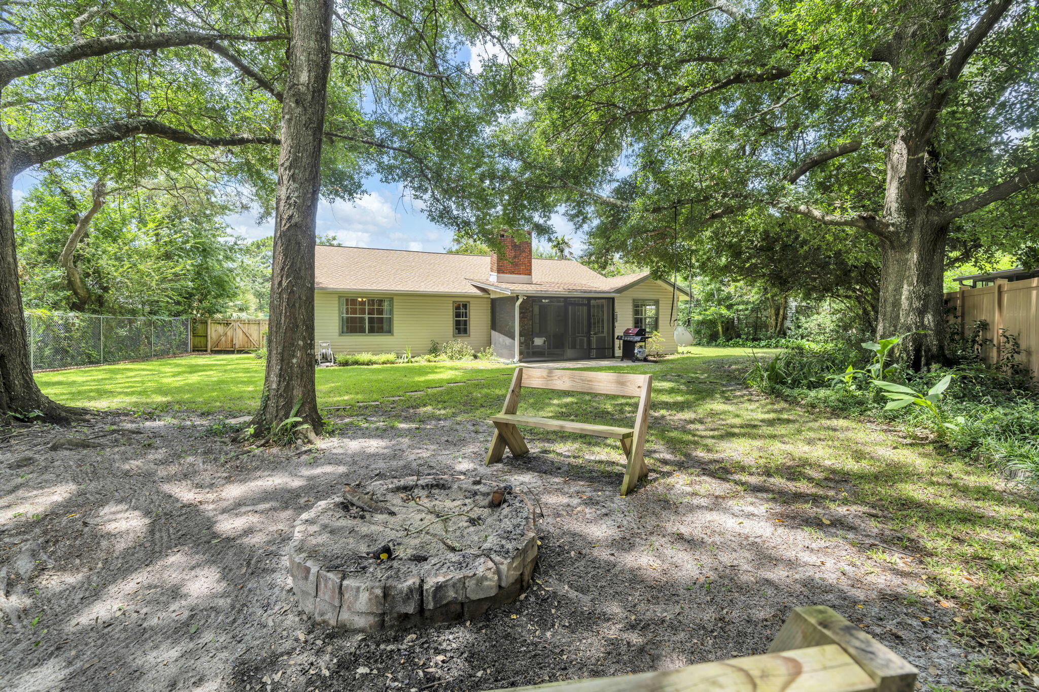 TANGLEWOOD S/D 1ST ADDN - Residential